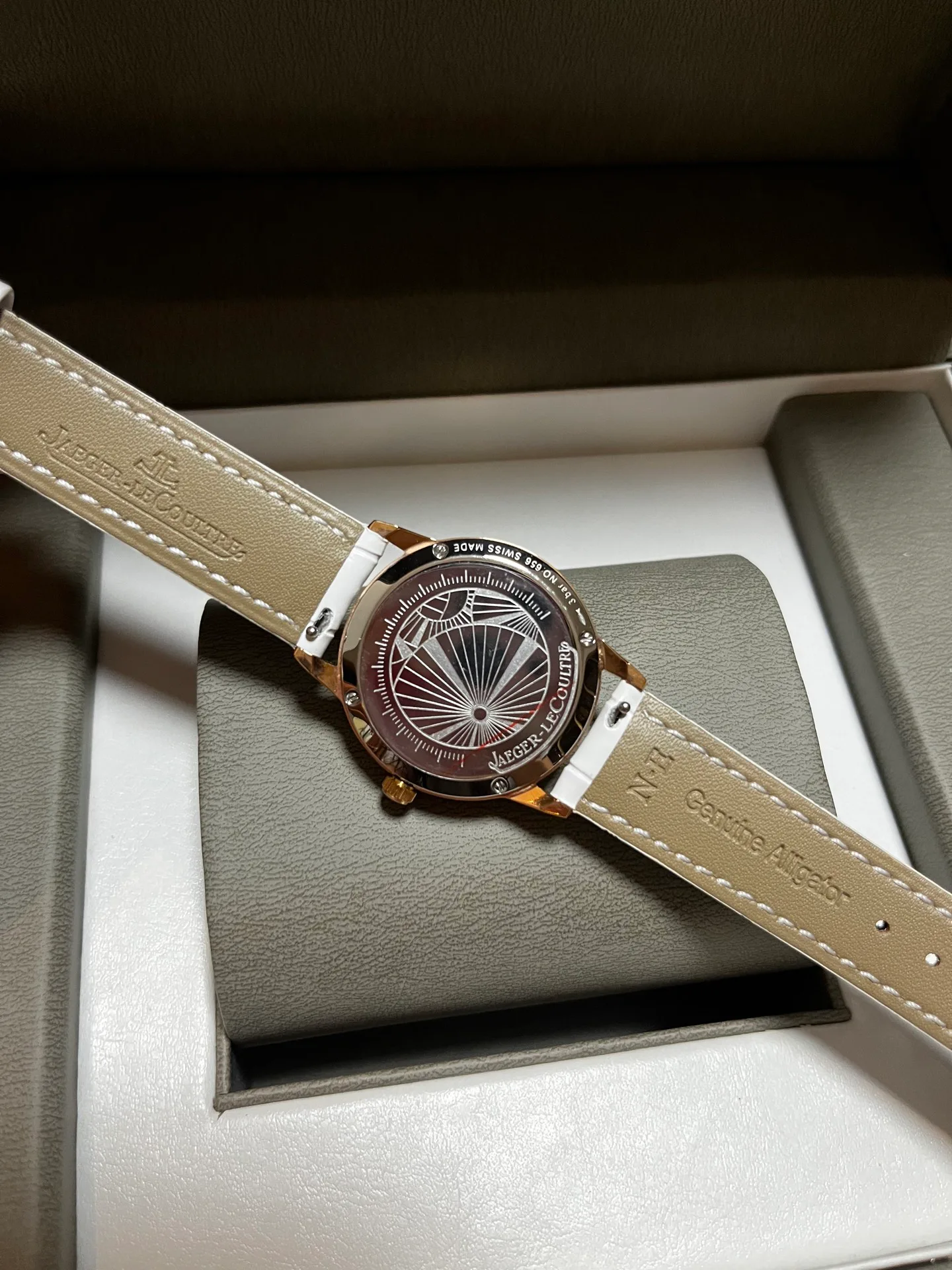 Часы Женские Jaeger-Lecoultre 10831864