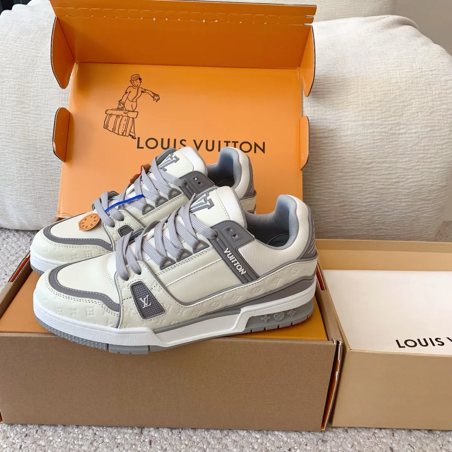 Кроссовки Женские Louis Vuitton 18258368