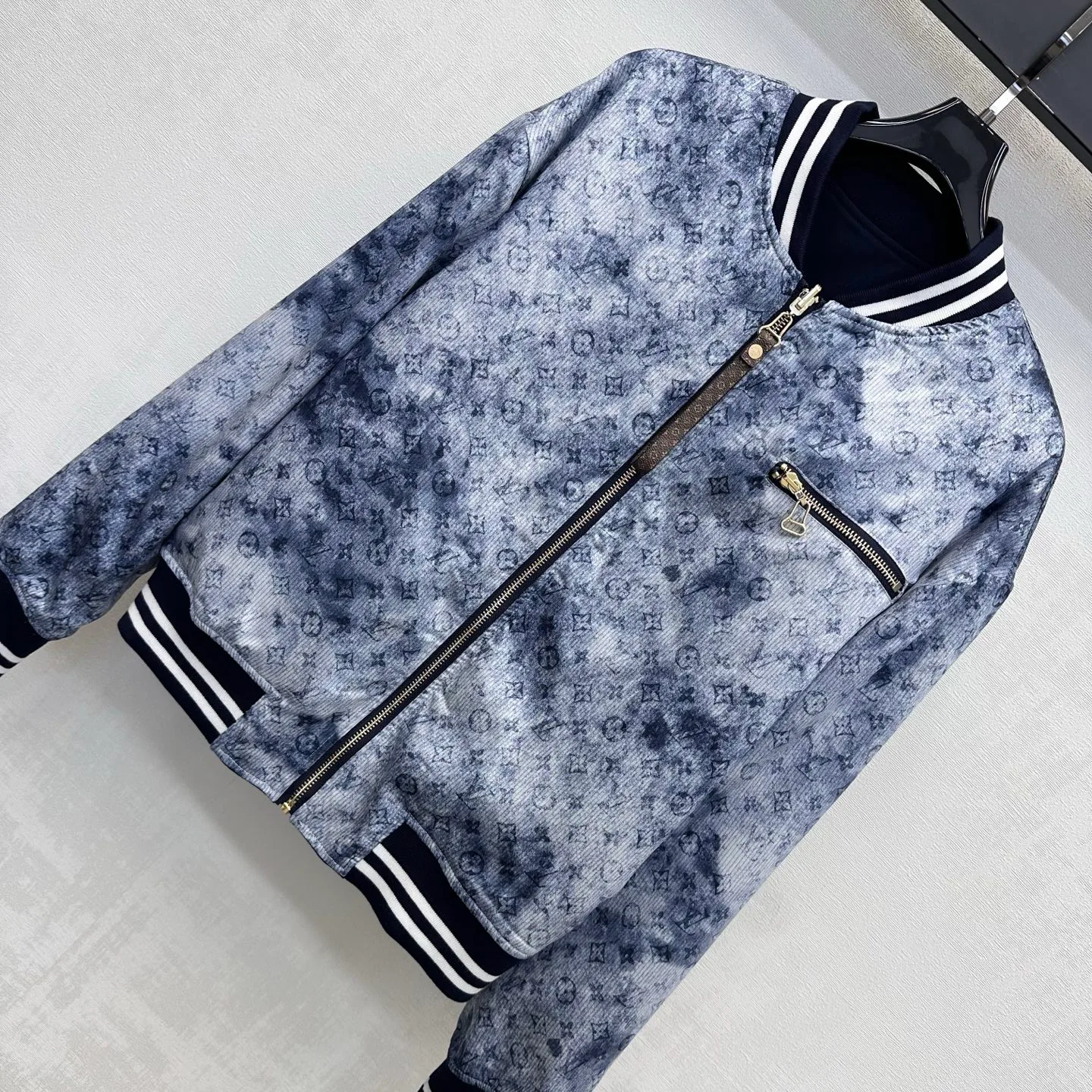 Куртки И Пуховики Мужские Louis Vuitton 17917785