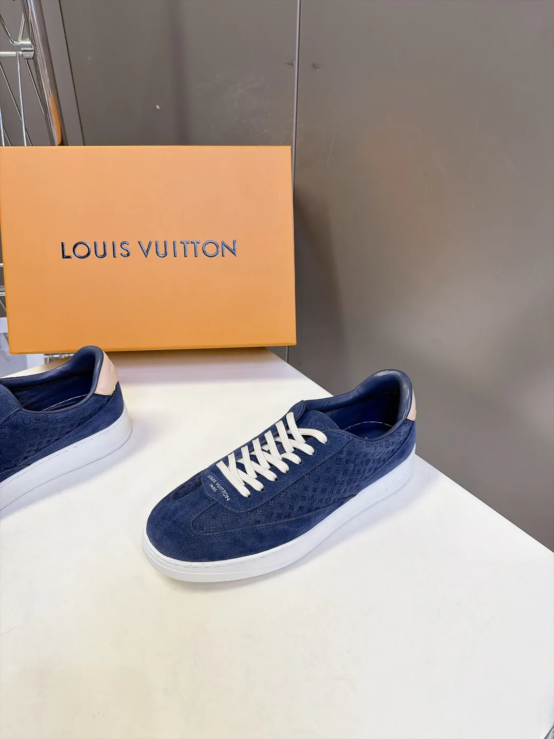 Кроссовки Женские Louis Vuitton 20153113