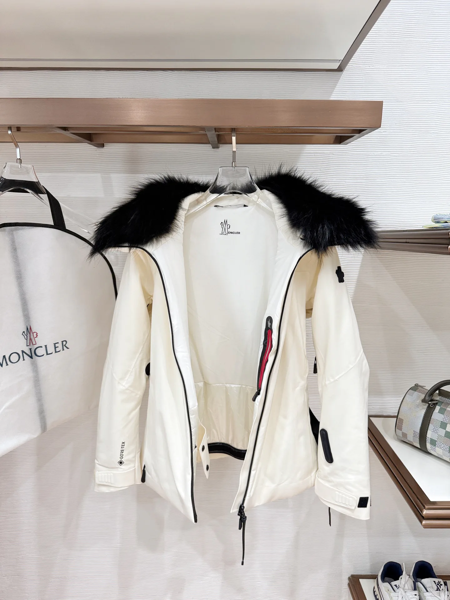Куртки И Пуховики Женские Moncler 17717055