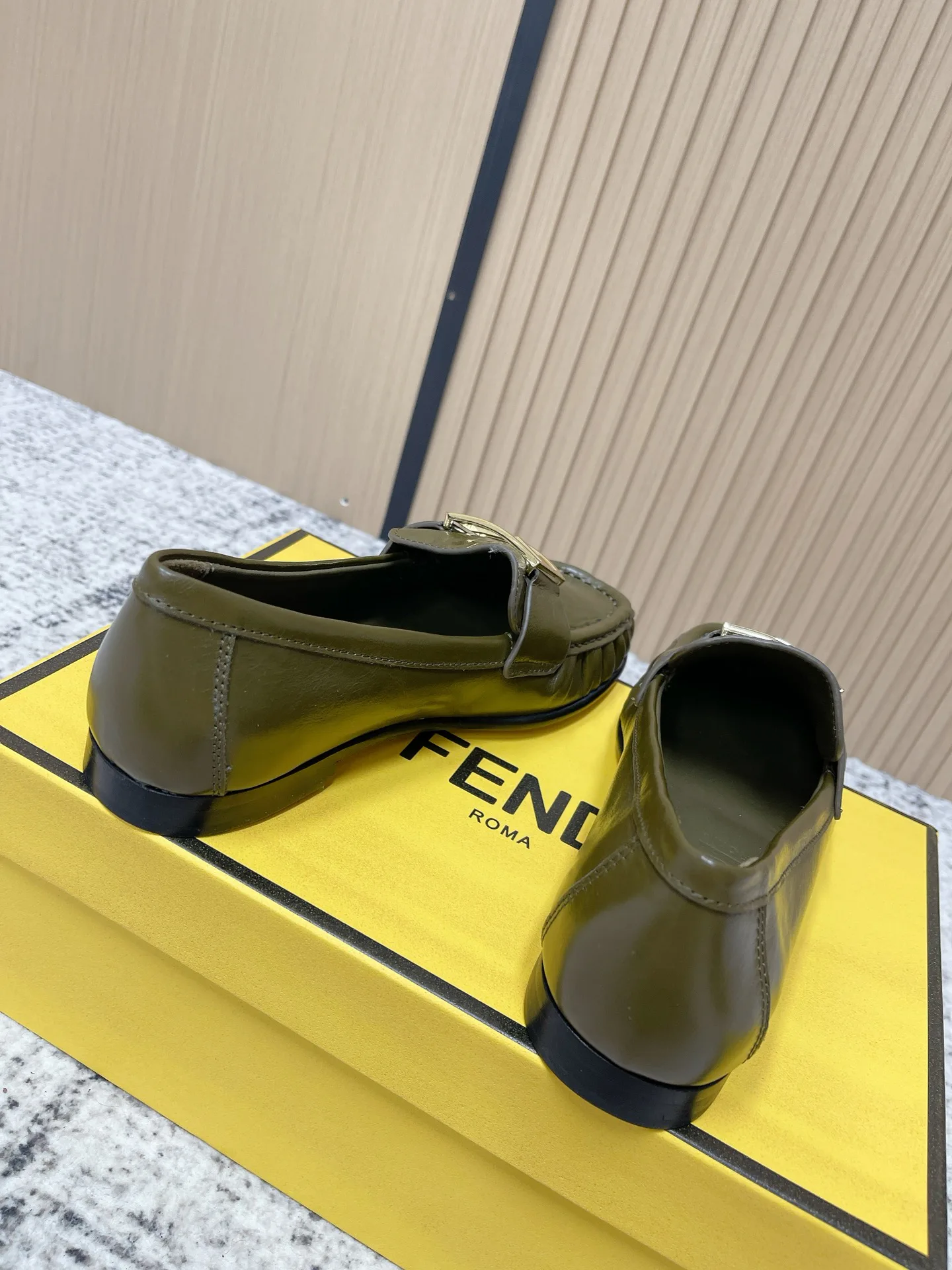 Лоферы Женские Fendi 380807