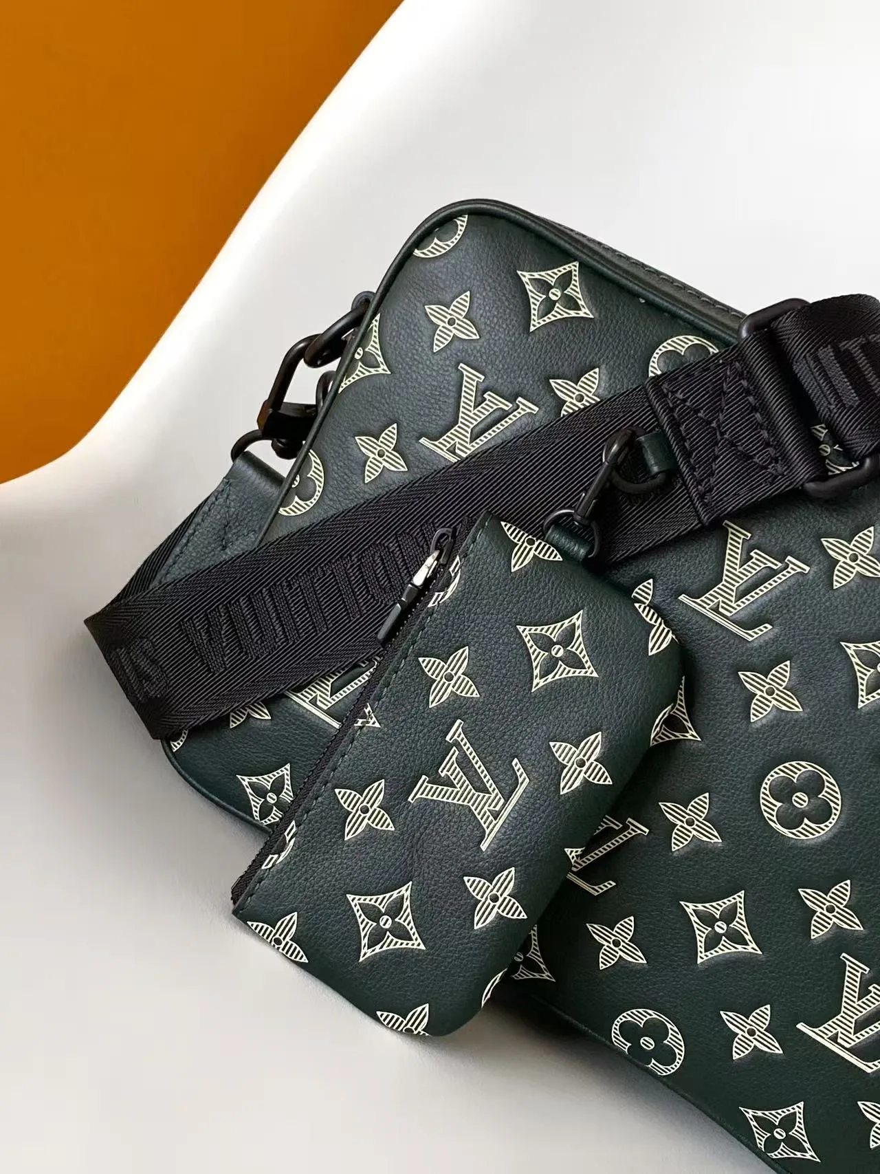 Сумки На Ремне Женские Louis Vuitton 903194