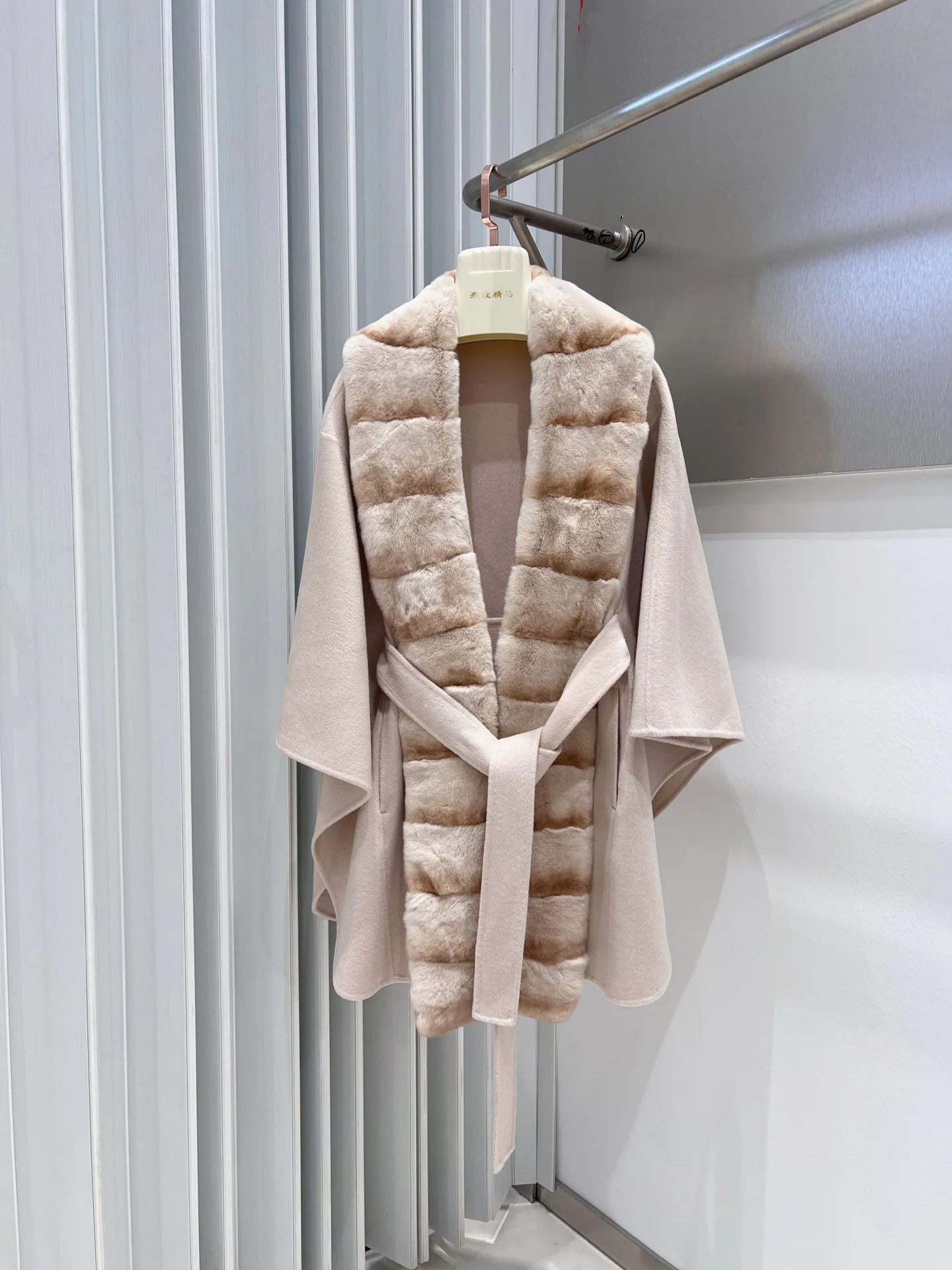 Пальто Женские Loro Piana 18734829