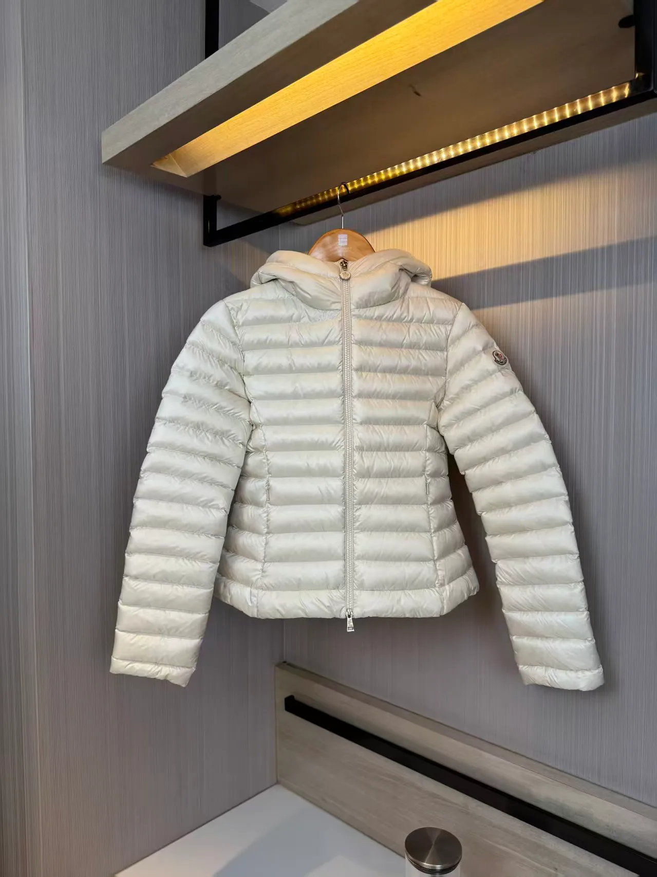 Куртки И Пуховики Женские Moncler 18131393