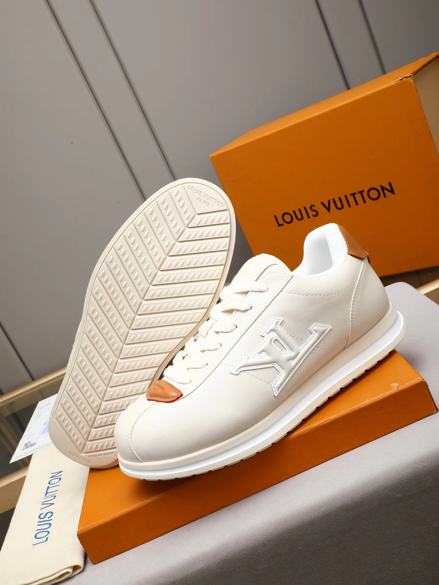 Кроссовки Мужские Louis Vuitton 11490460