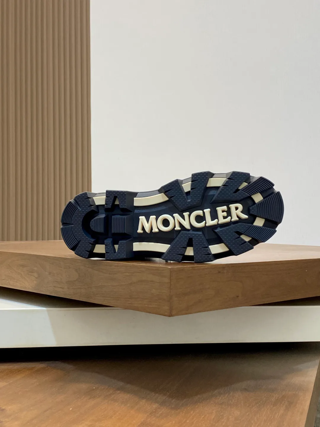Ботинки Мужские Moncler 19710897