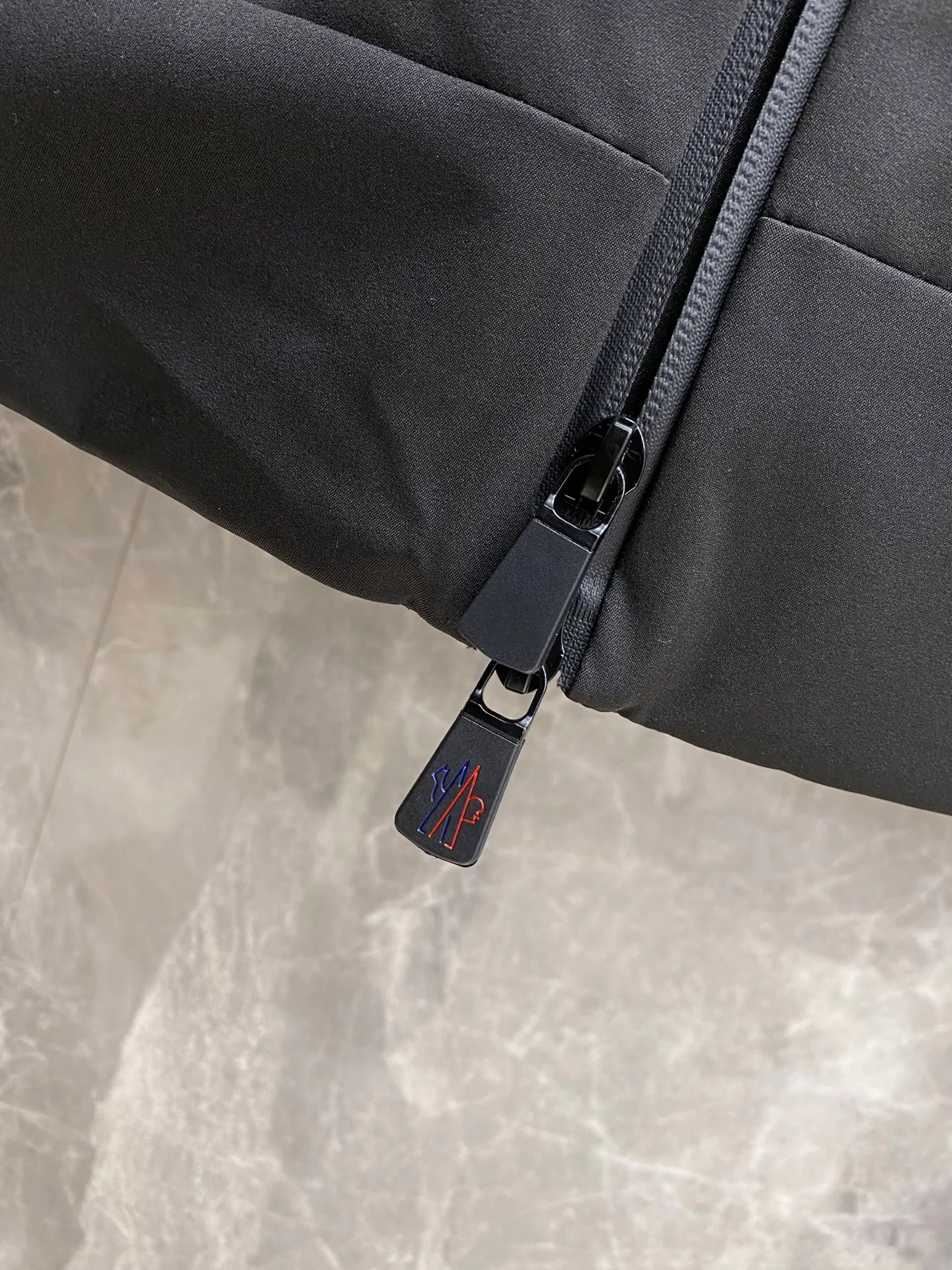 Куртки И Пуховики Женские Moncler 18348634