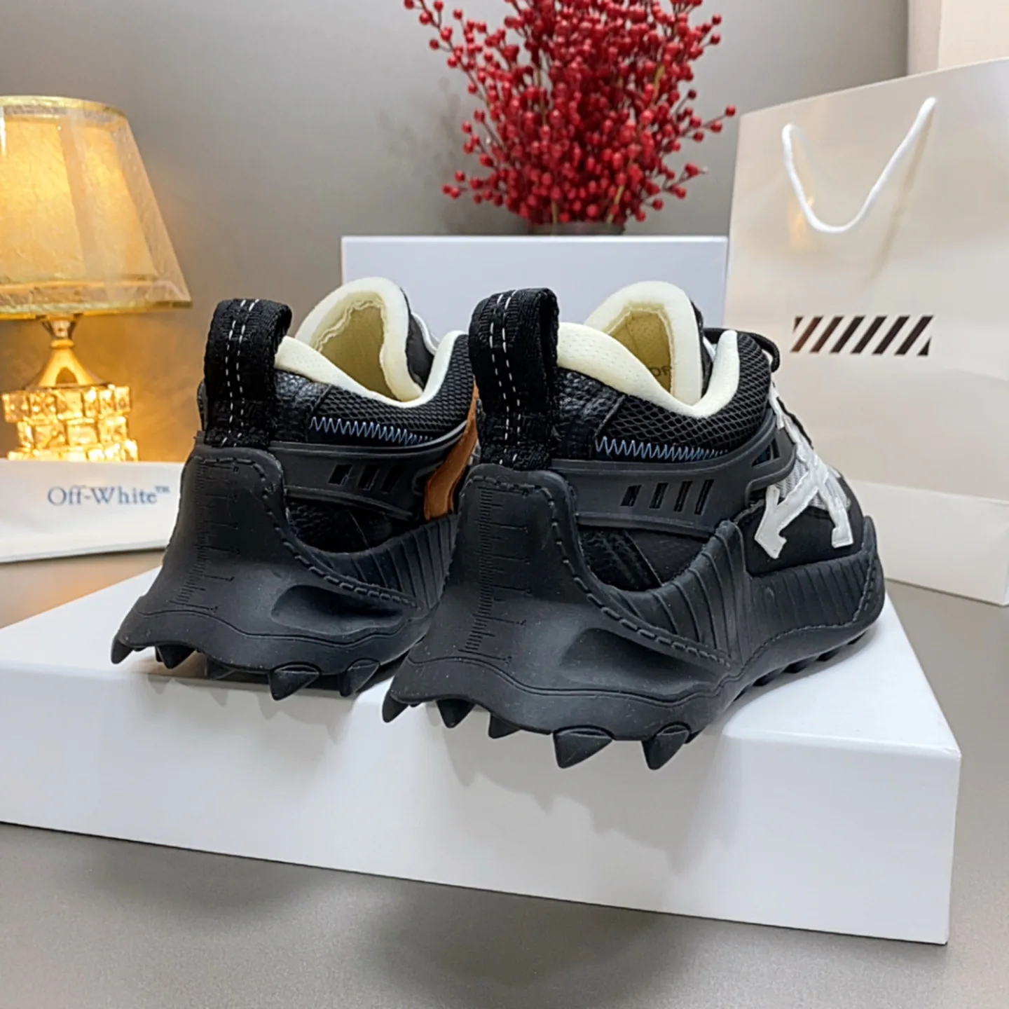 Кроссовки Женские Off-White 17530539