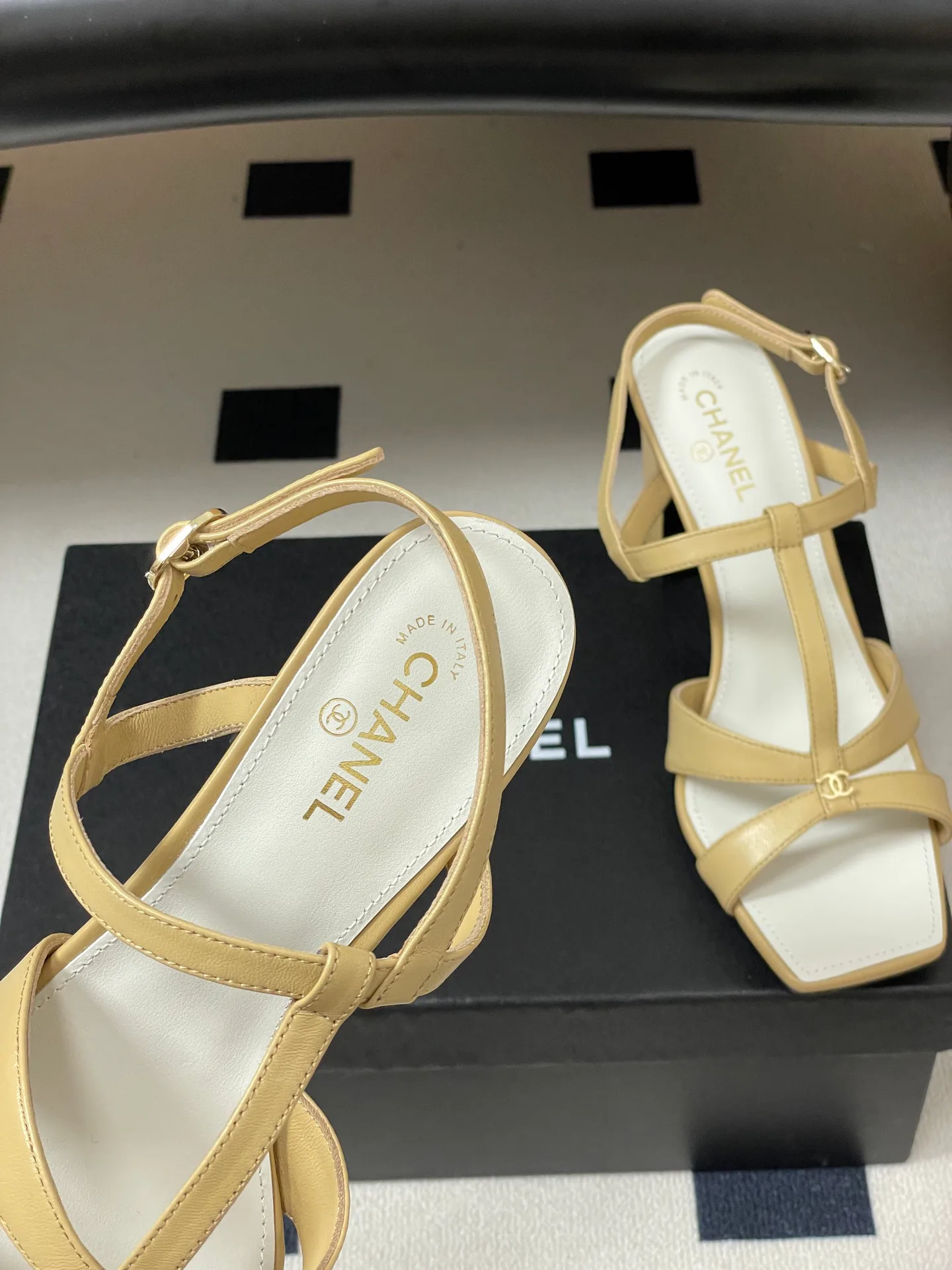 Босоножки Женские Chanel 17302901