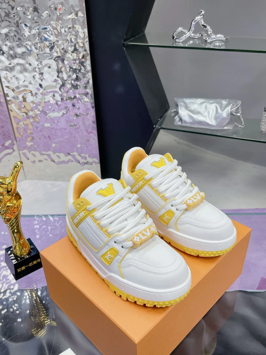 Кроссовки Женские Louis Vuitton 13074042