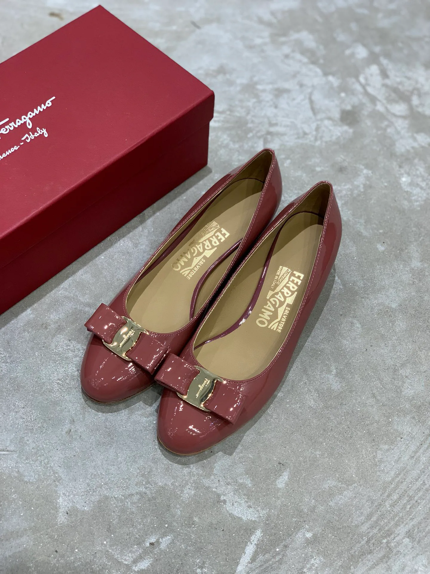 Балетки Женские Salvatore Ferragamo 18340685