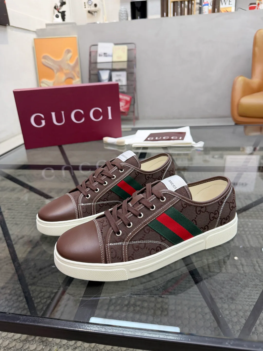 Кроссовки Женские Gucci 18346398