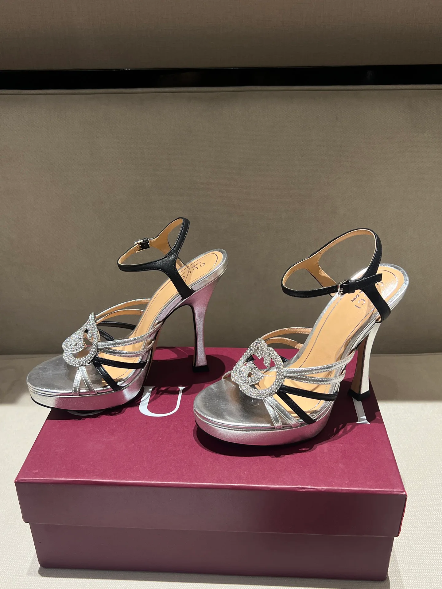 Босоножки Женские Gucci 11454607