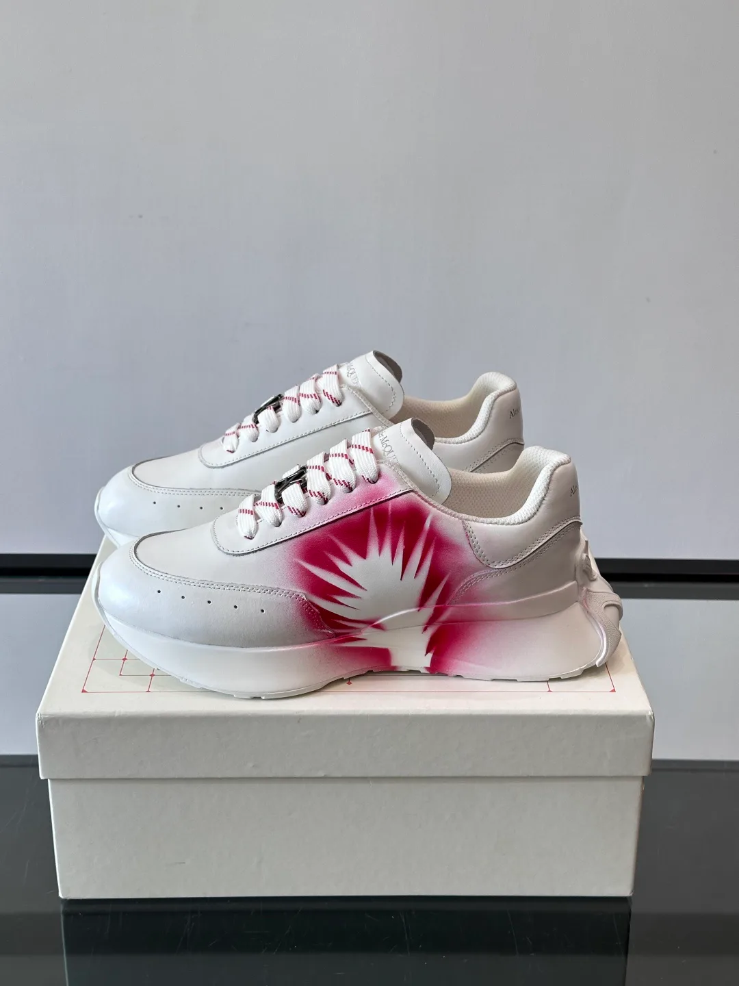 Кроссовки Женские Alexander Mcqueen 564579