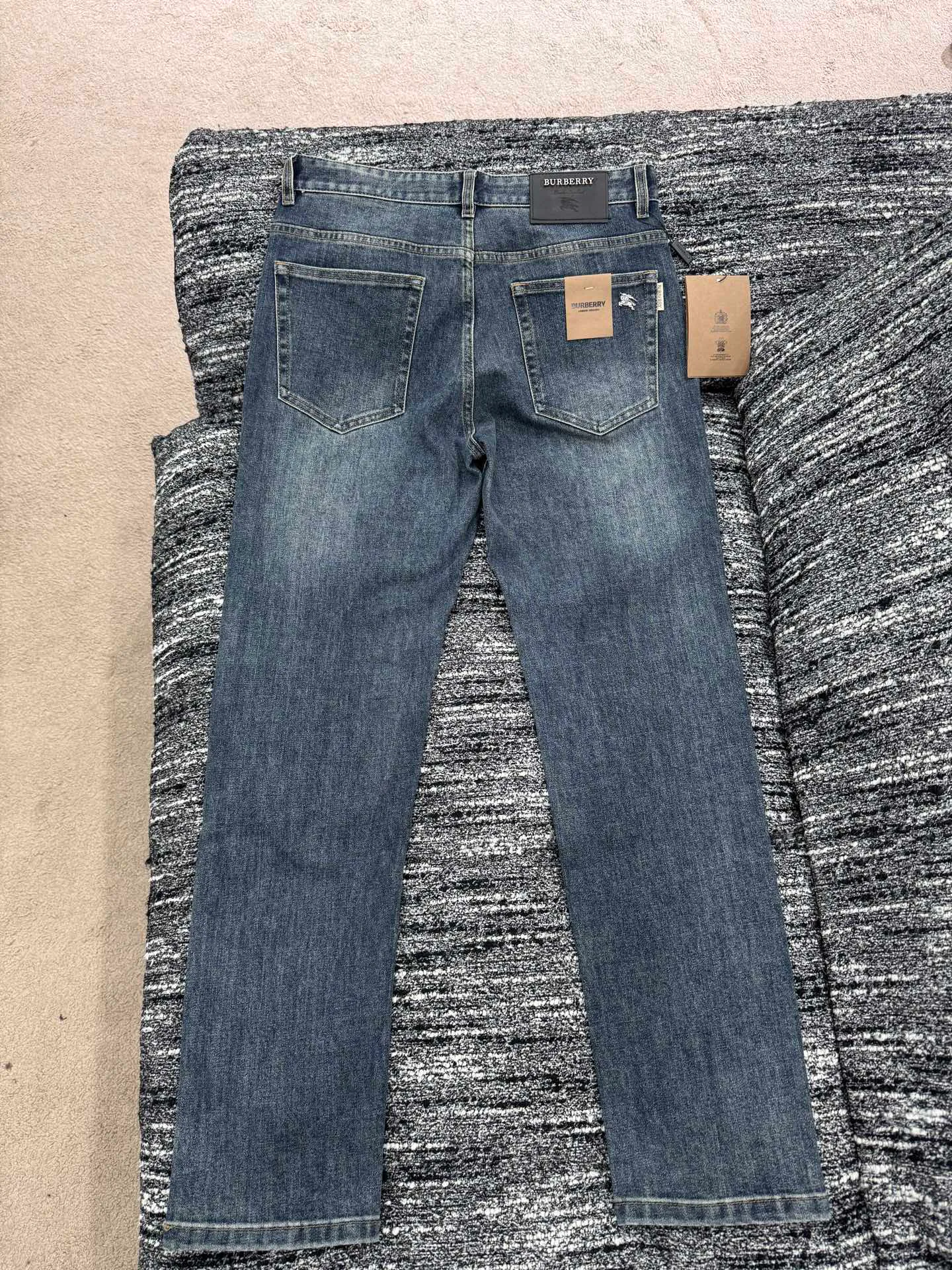 Джинсы Мужские Burberry 18084116