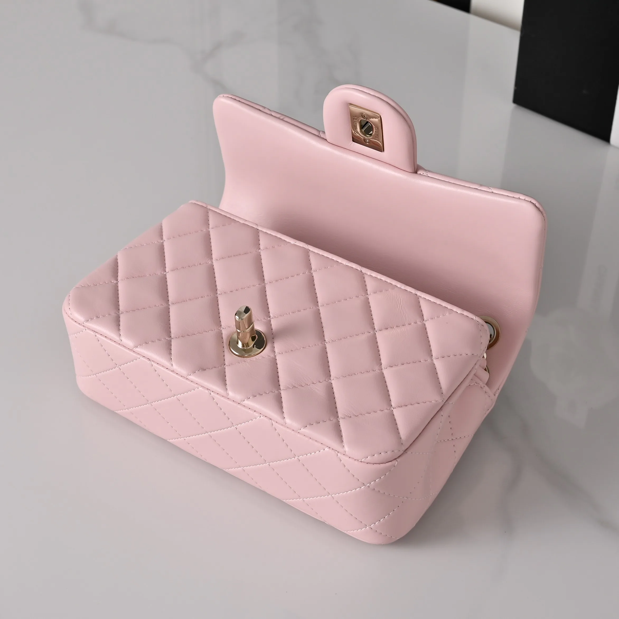 Классические Сумки Женские Chanel 18207681