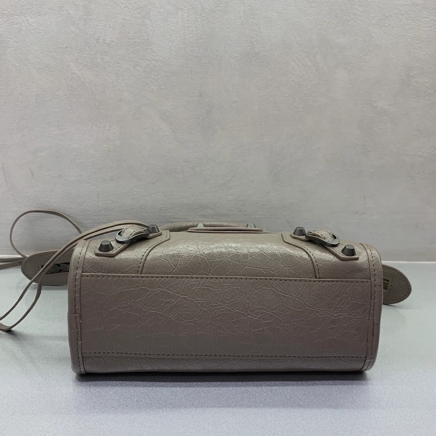 Классические Сумки Женские Balenciaga 18135968