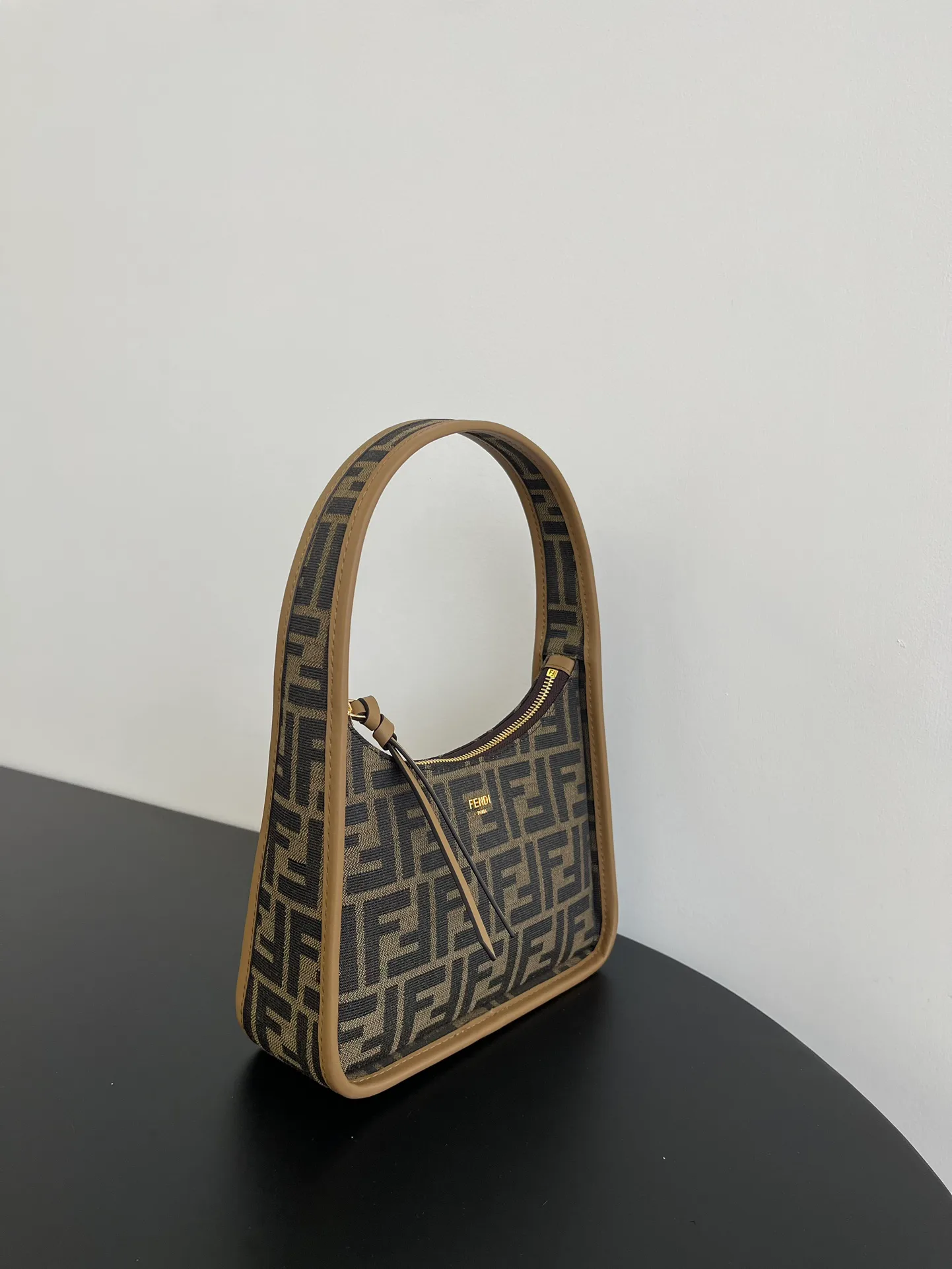 Классические Сумки Женские Fendi 13546246