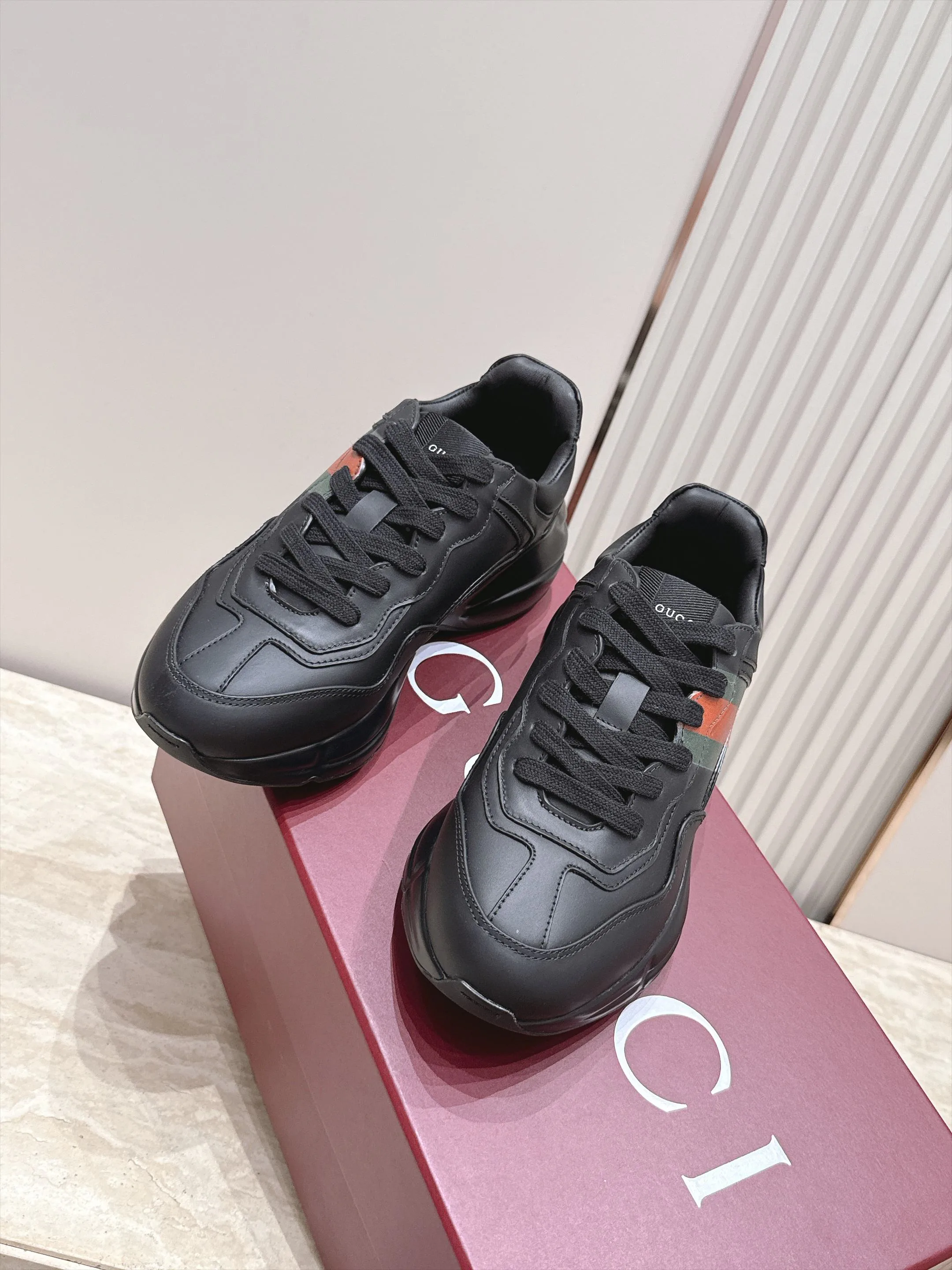 Кроссовки Женские Gucci 18025256
