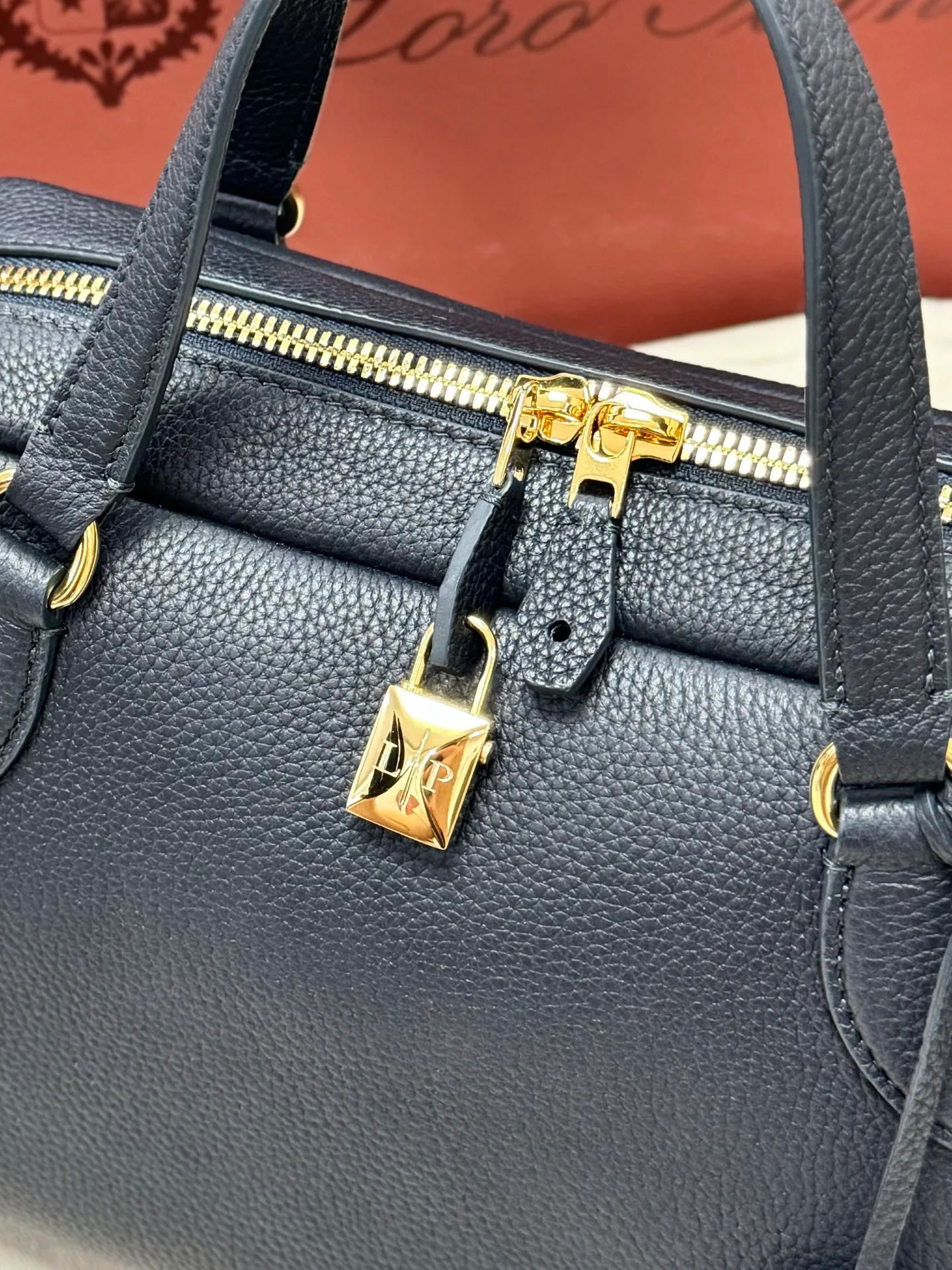 Классические Сумки Женские Loro Piana 11472683