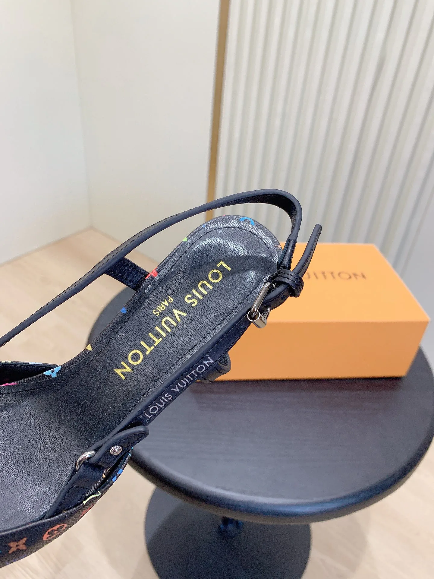 Туфли Женские Louis Vuitton 1834455