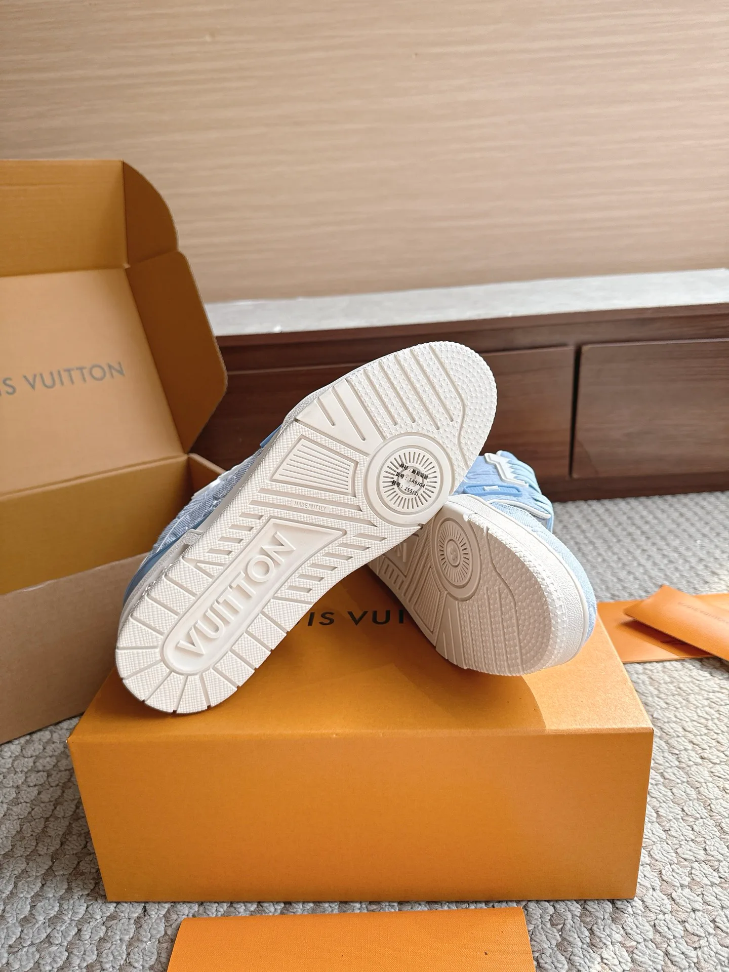 Кроссовки Мужские Louis Vuitton 17477016