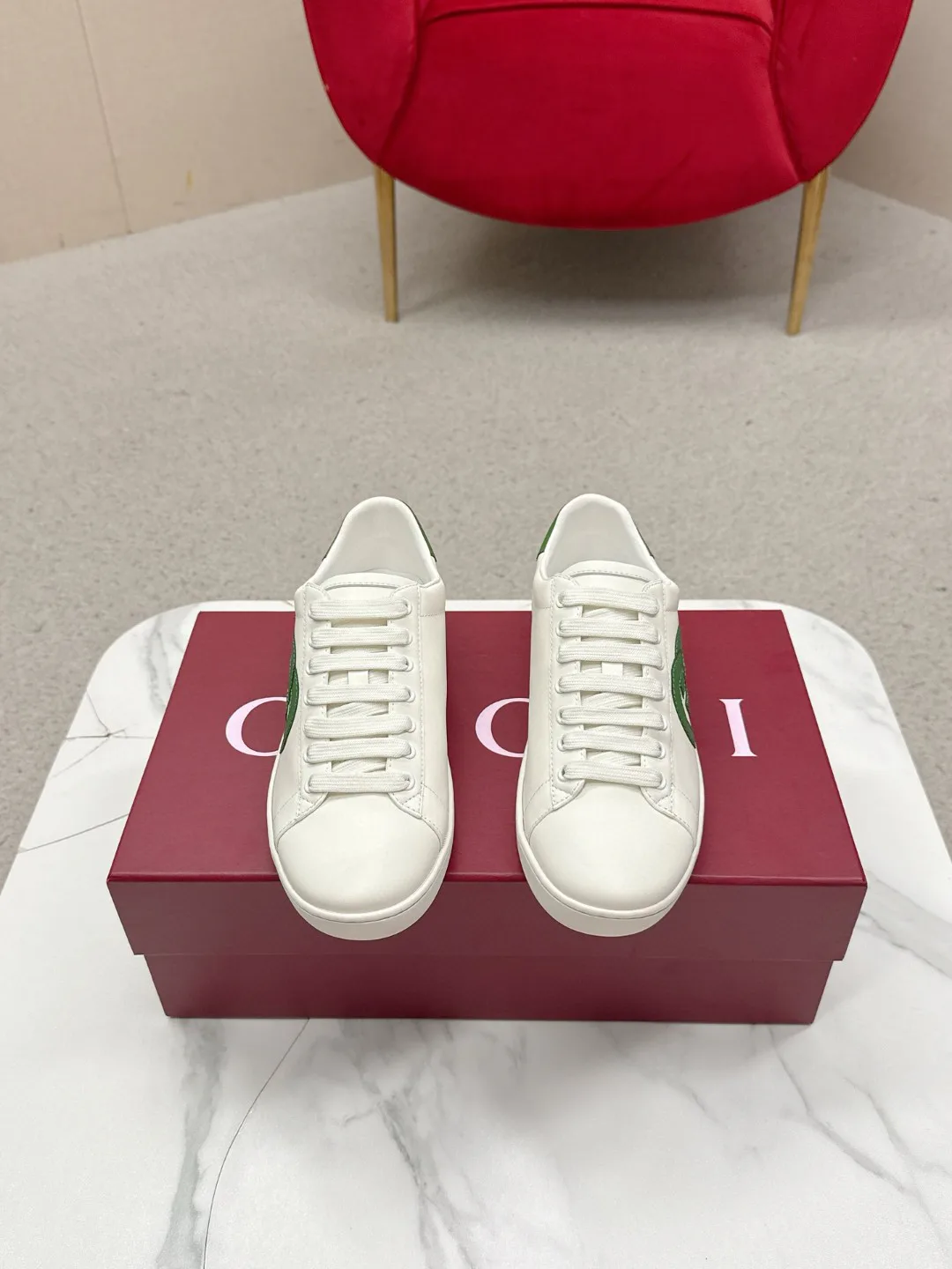 Кроссовки Женские Gucci 18262016