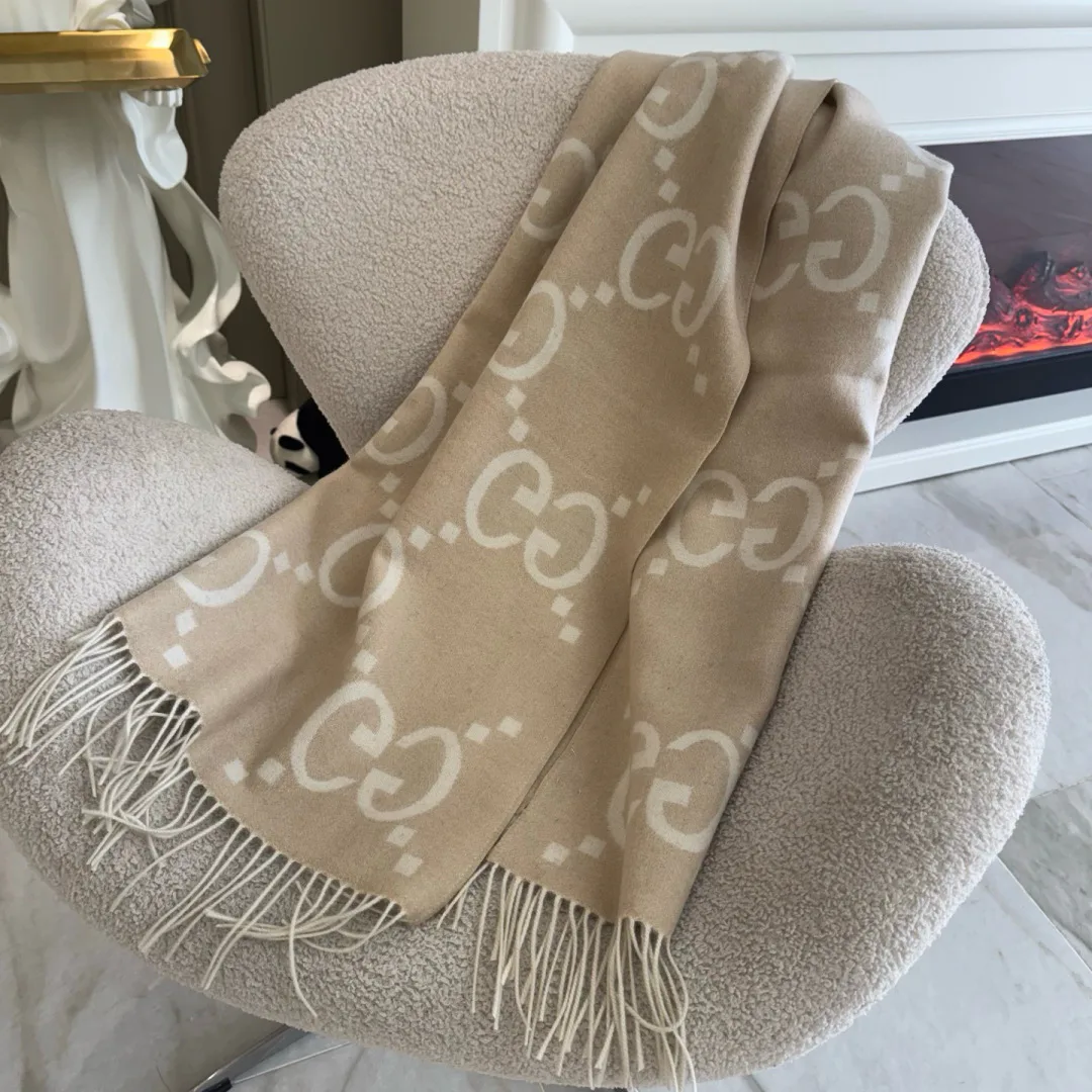 Шарфы Gucci 412300
