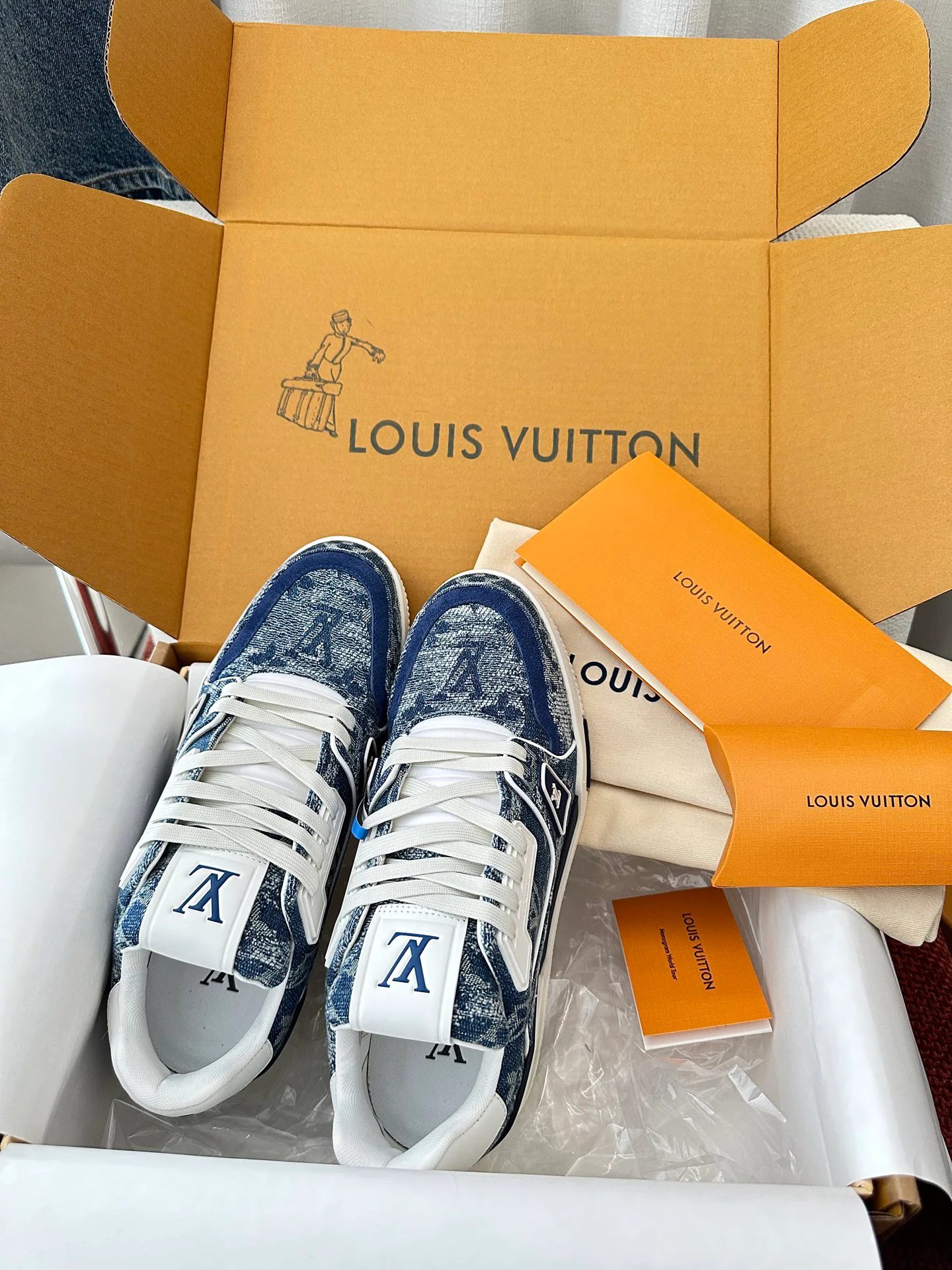 Кроссовки Женские Louis Vuitton 11449454