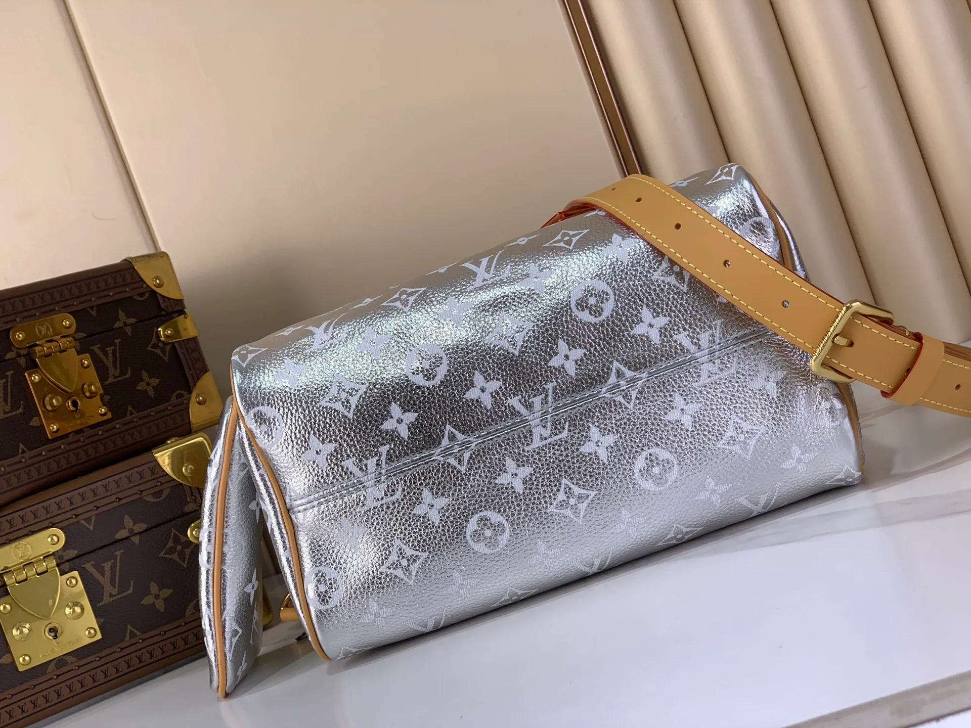 Классические Сумки Женские Louis Vuitton 11727935