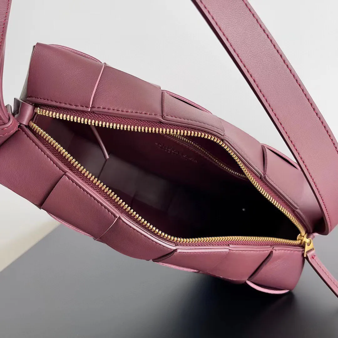 Сумки На Ремне Женские Bottega Veneta 11922460