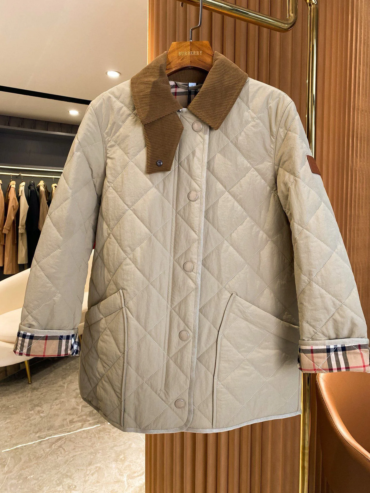Куртки И Пуховики Женские Burberry 17998768