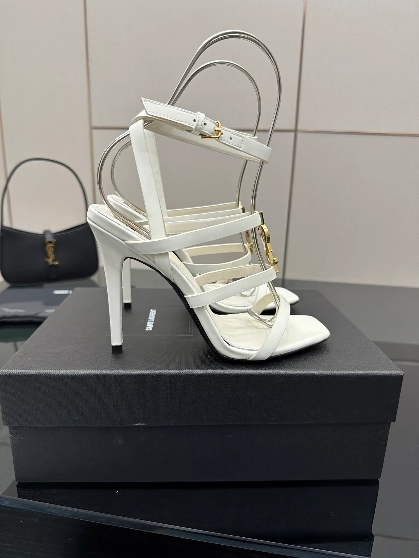 Босоножки Женские Saint Laurent 13164406