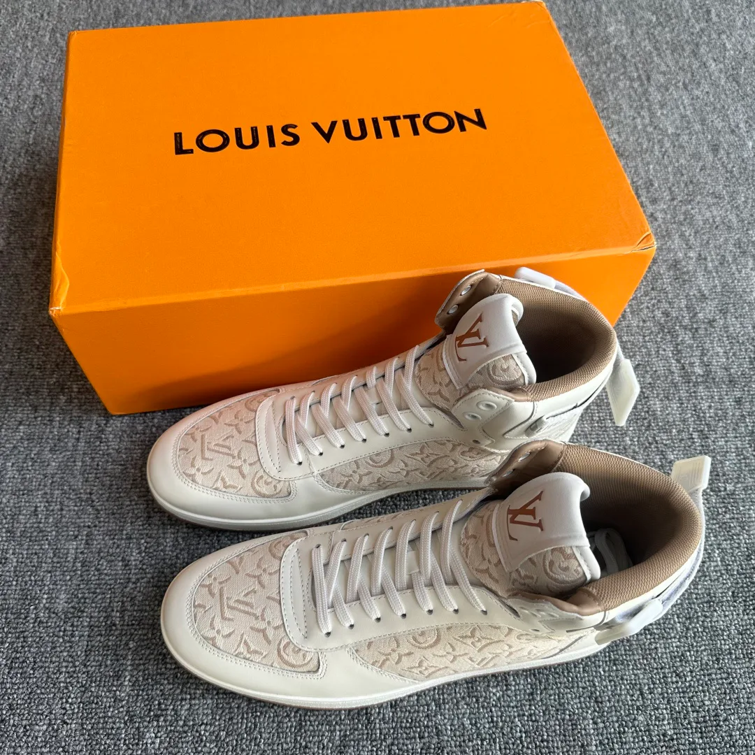 Кроссовки Мужские Louis Vuitton 18394311