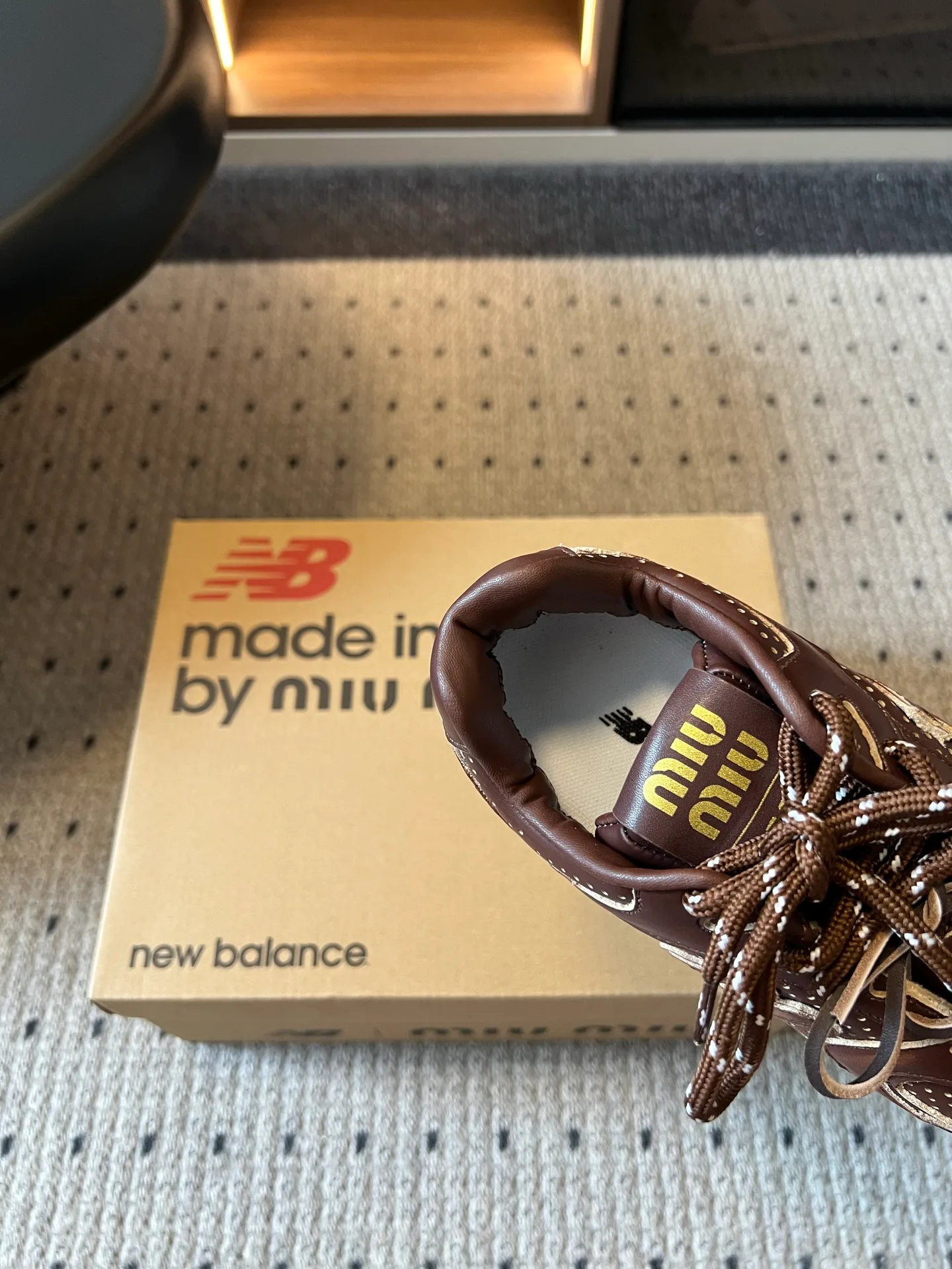 Кроссовки Женские Miu Miu 18139641