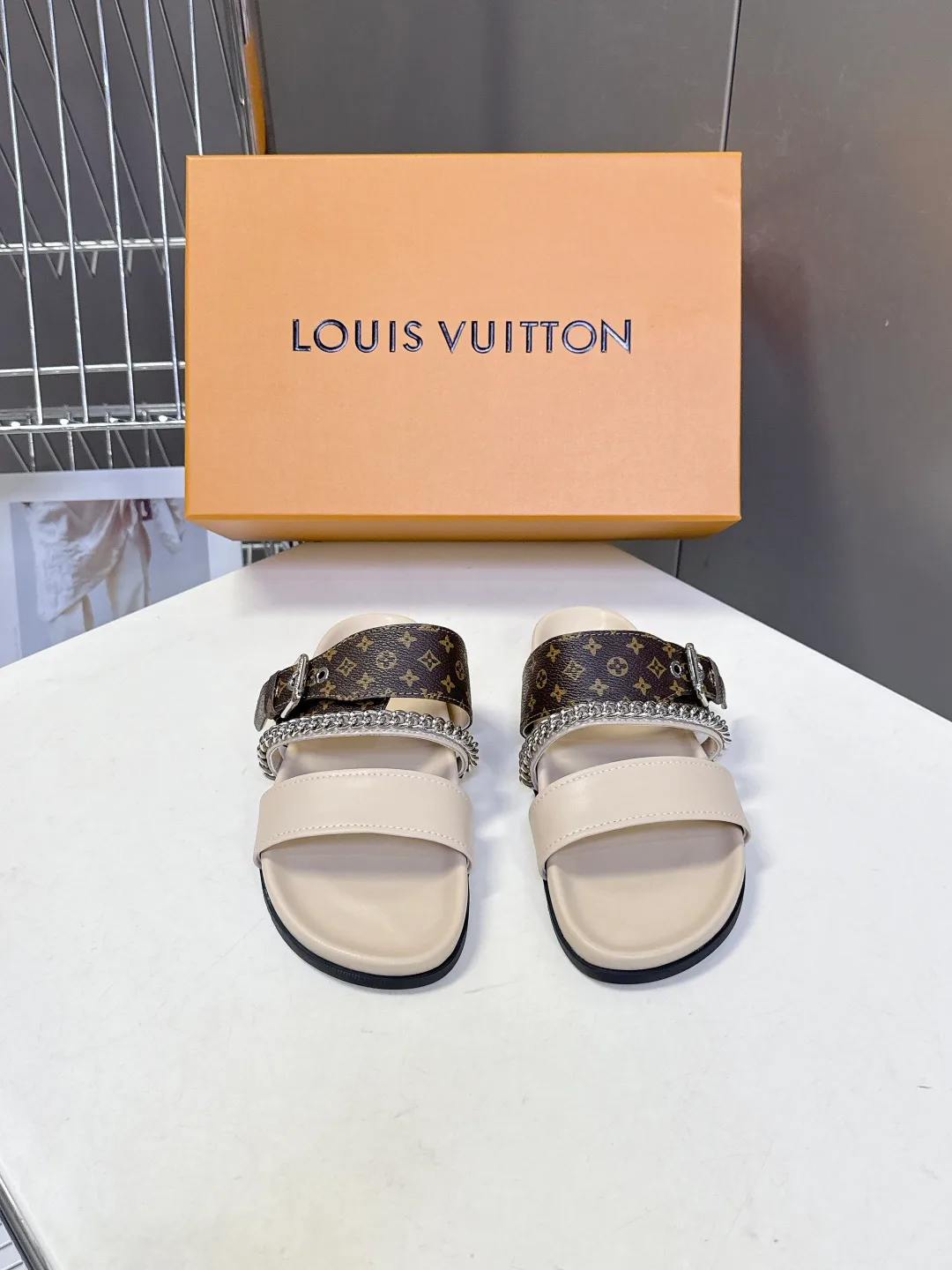 Сандалии Женские Louis Vuitton 13370822