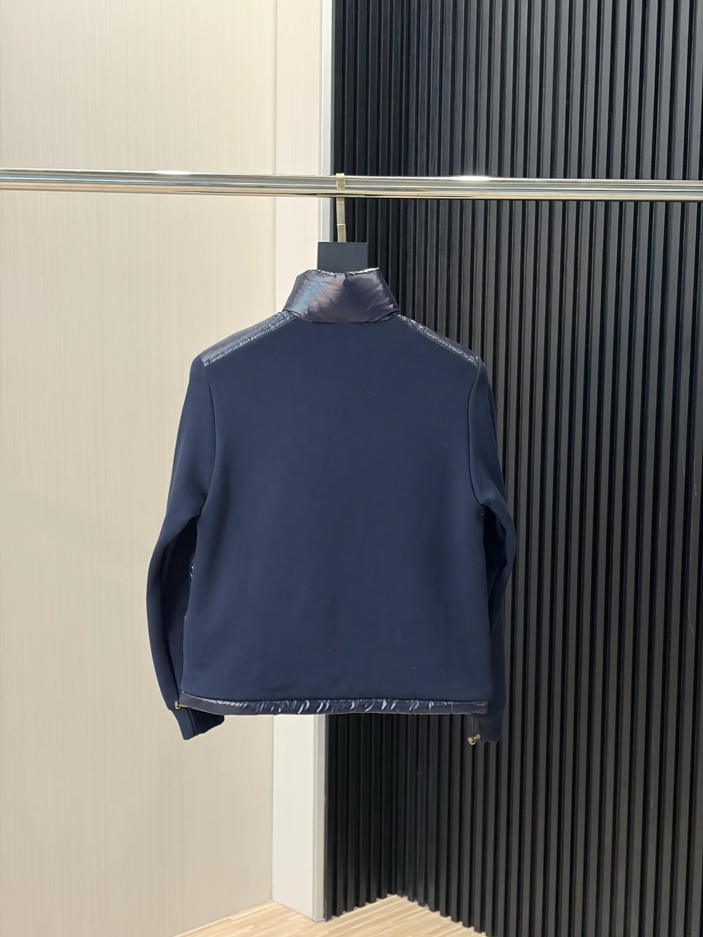 Куртки И Пуховики Мужские Moncler 18231124