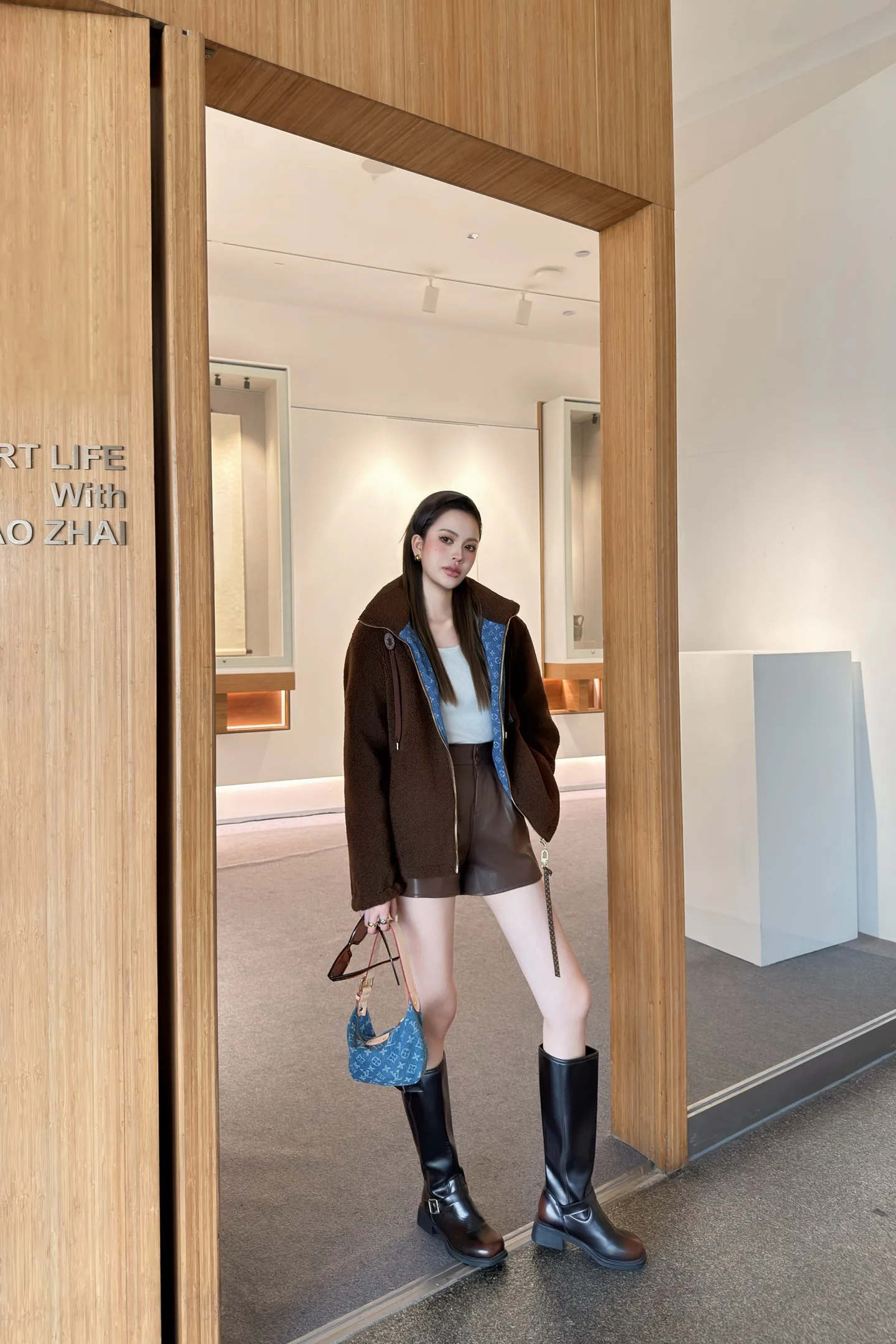 Куртки И Пуховики Женские Louis Vuitton 1556501