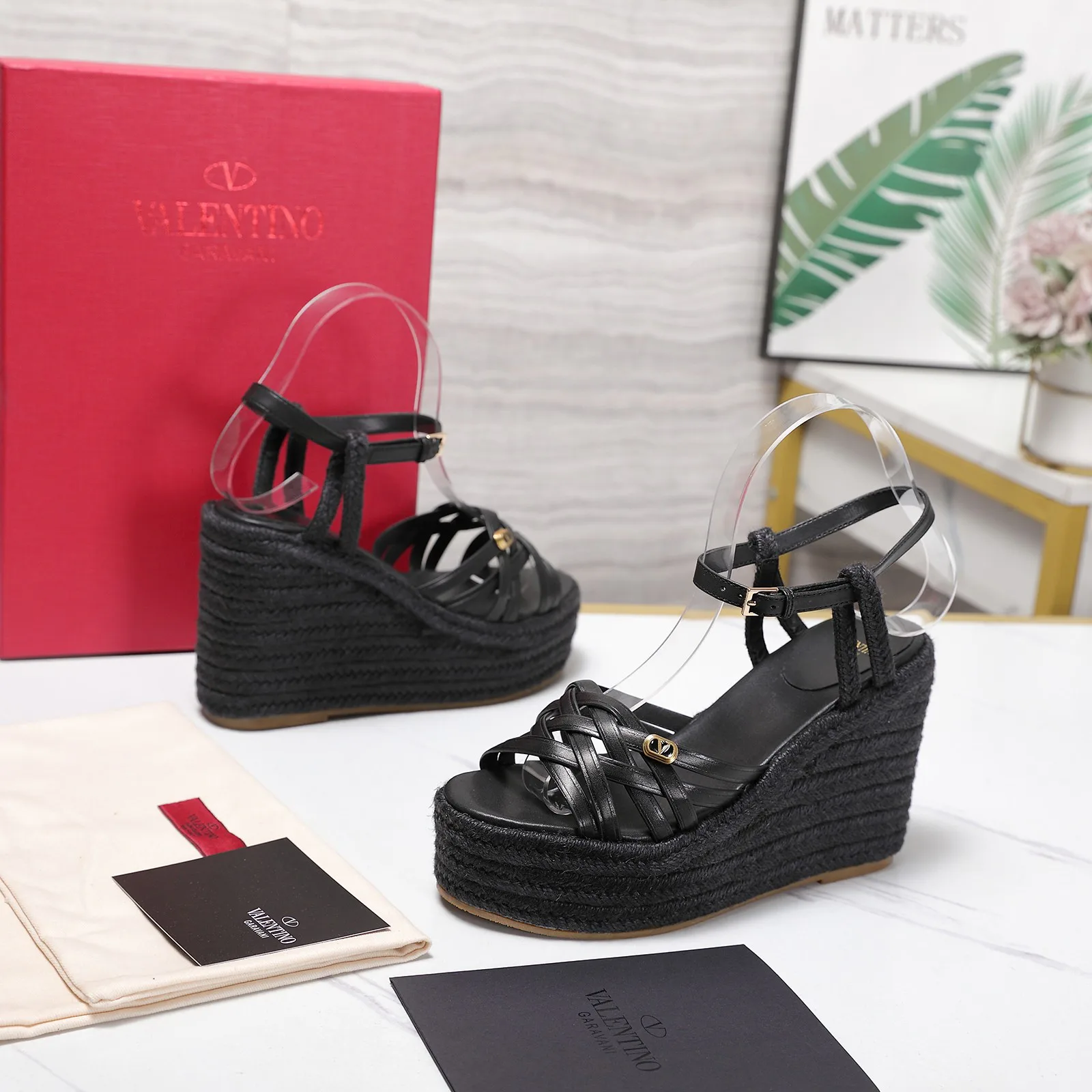 Босоножки Женские Valentino 18346927