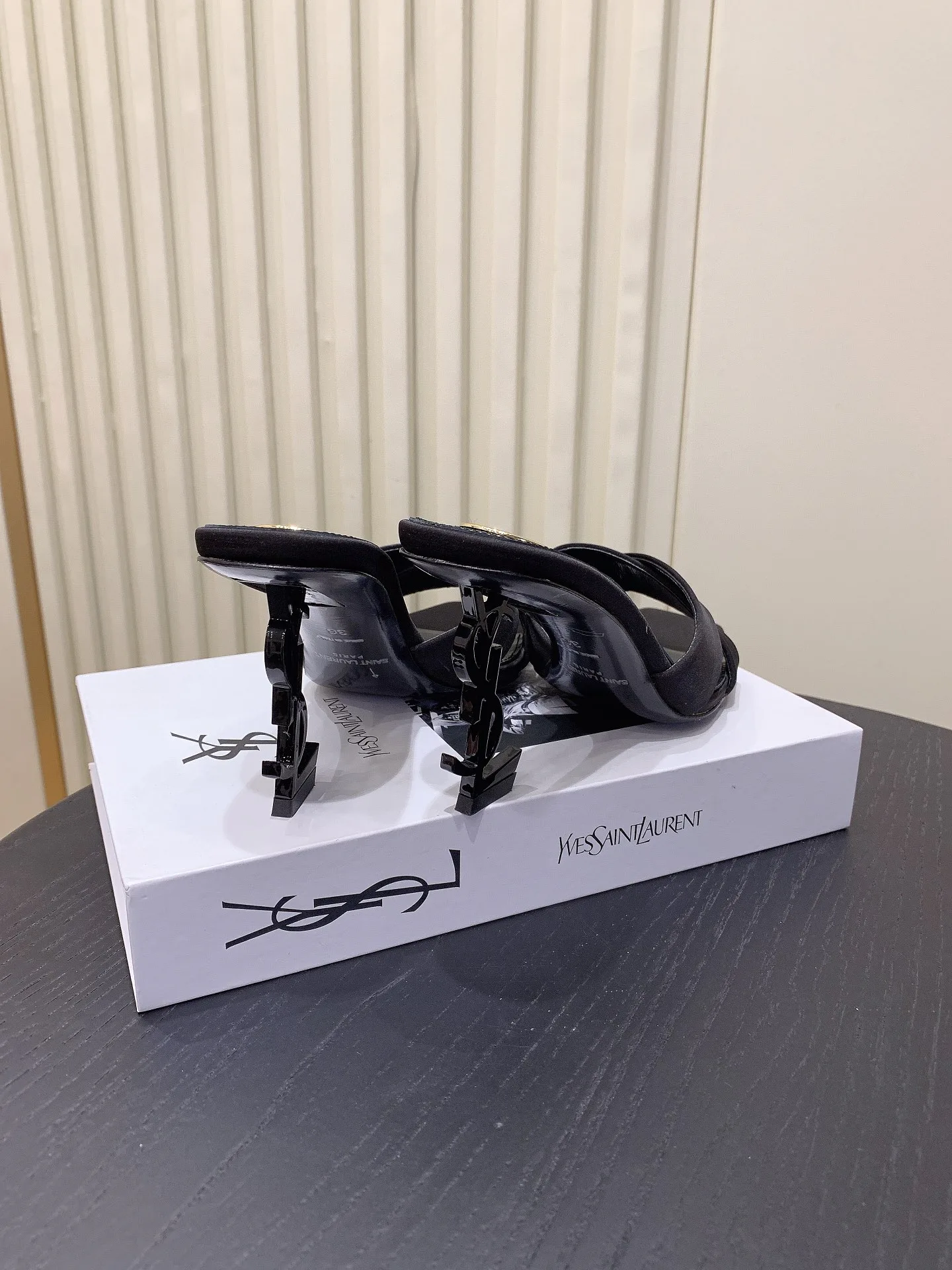 Босоножки Женские Saint Laurent 4511960