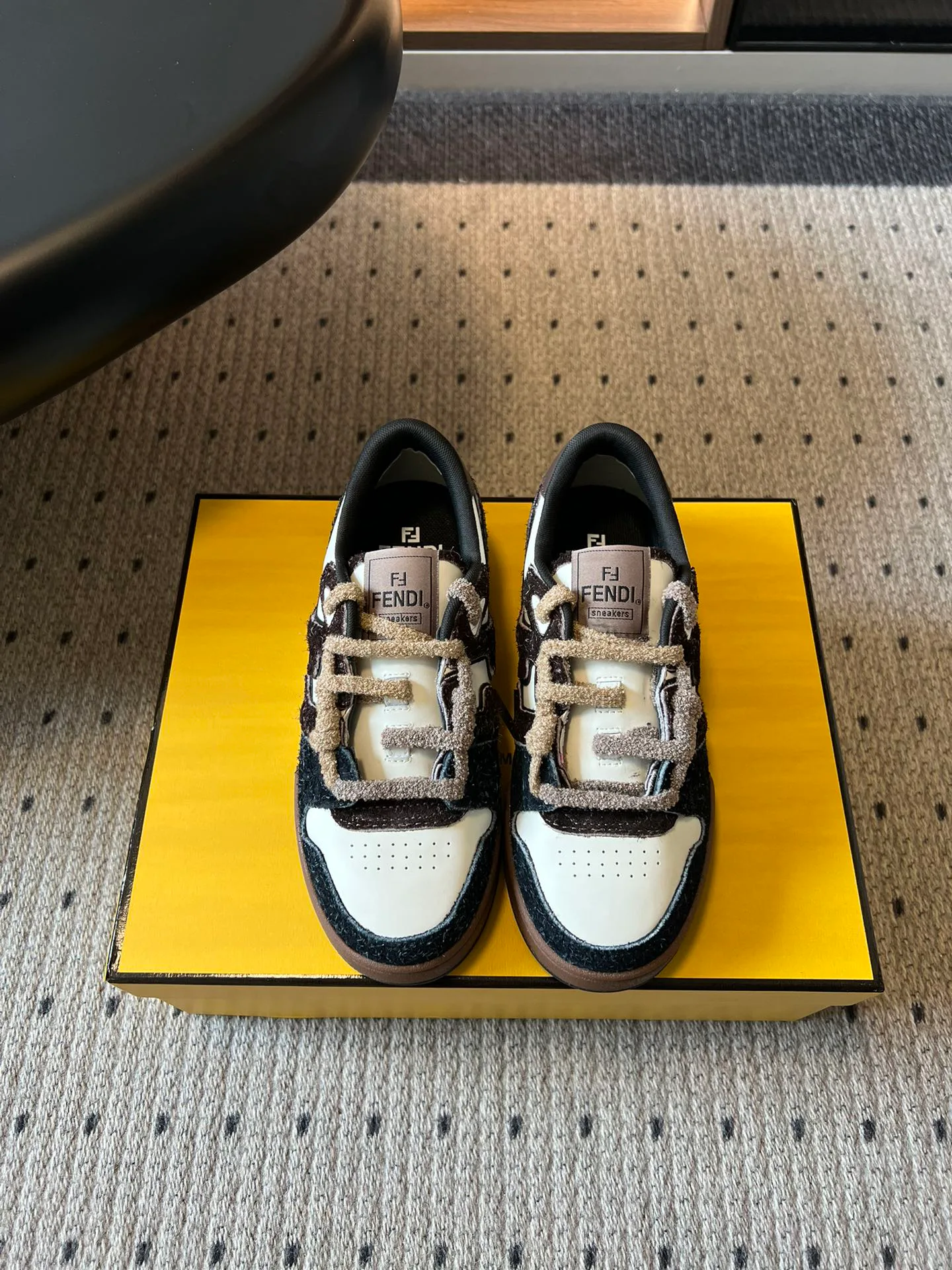 Кроссовки Женские Fendi 18497968