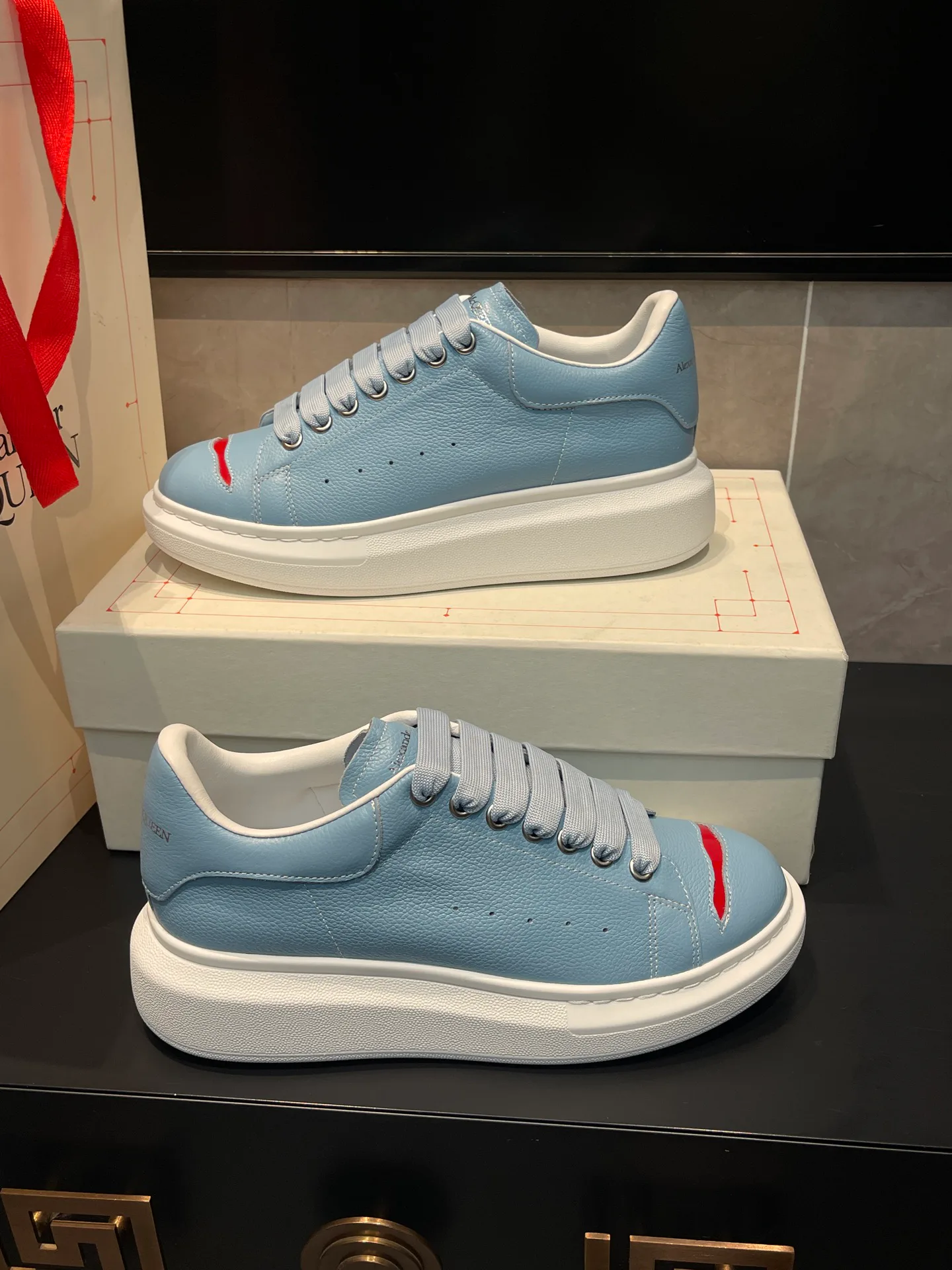Кроссовки Женские Alexander Mcqueen 18363939