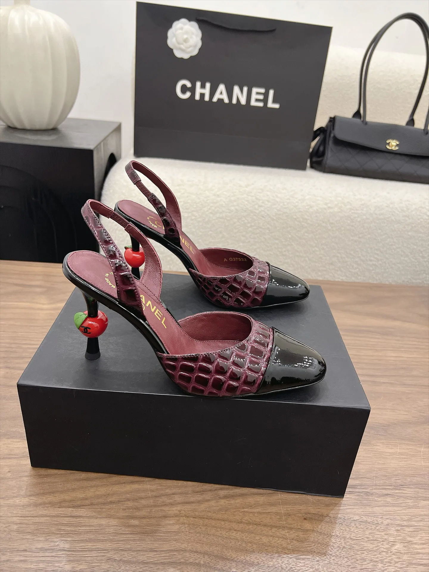 Туфли Женские Chanel 19080173