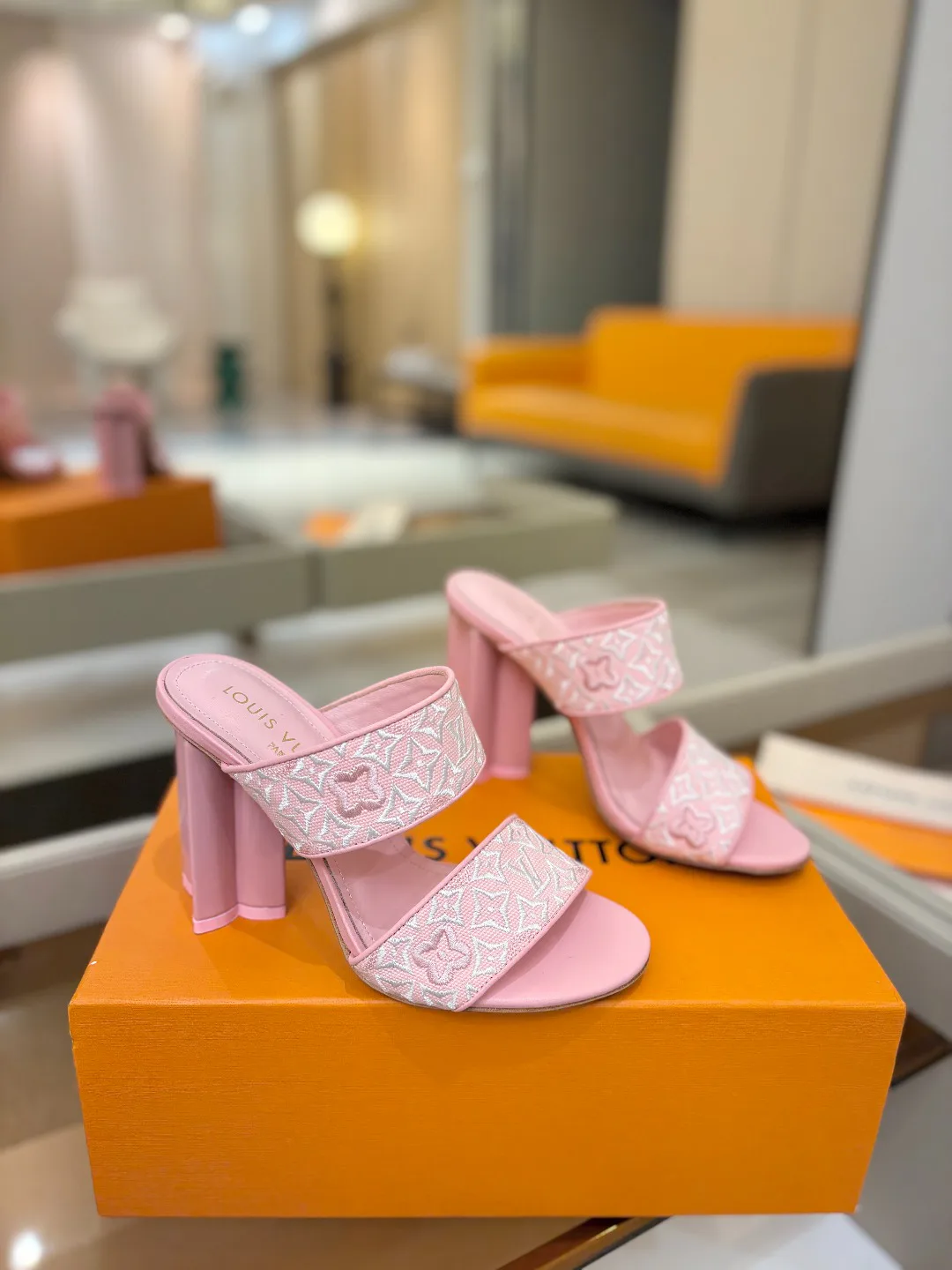 Босоножки Женские Louis Vuitton 11601039