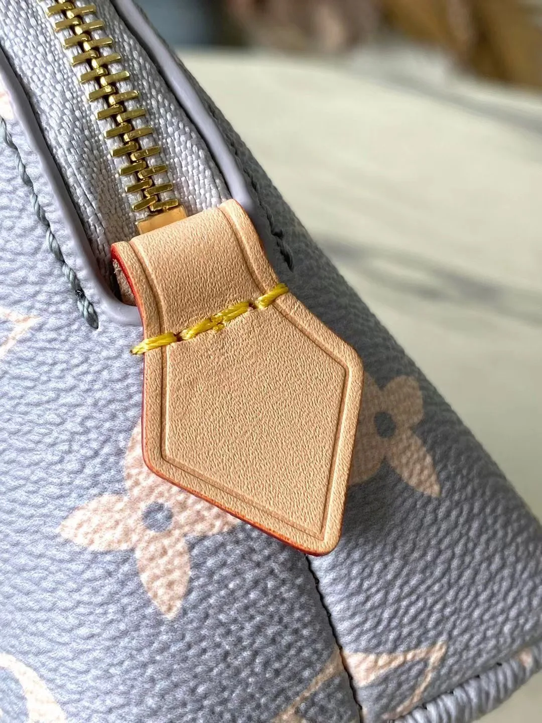 Клатчи Женские Louis Vuitton 18227603