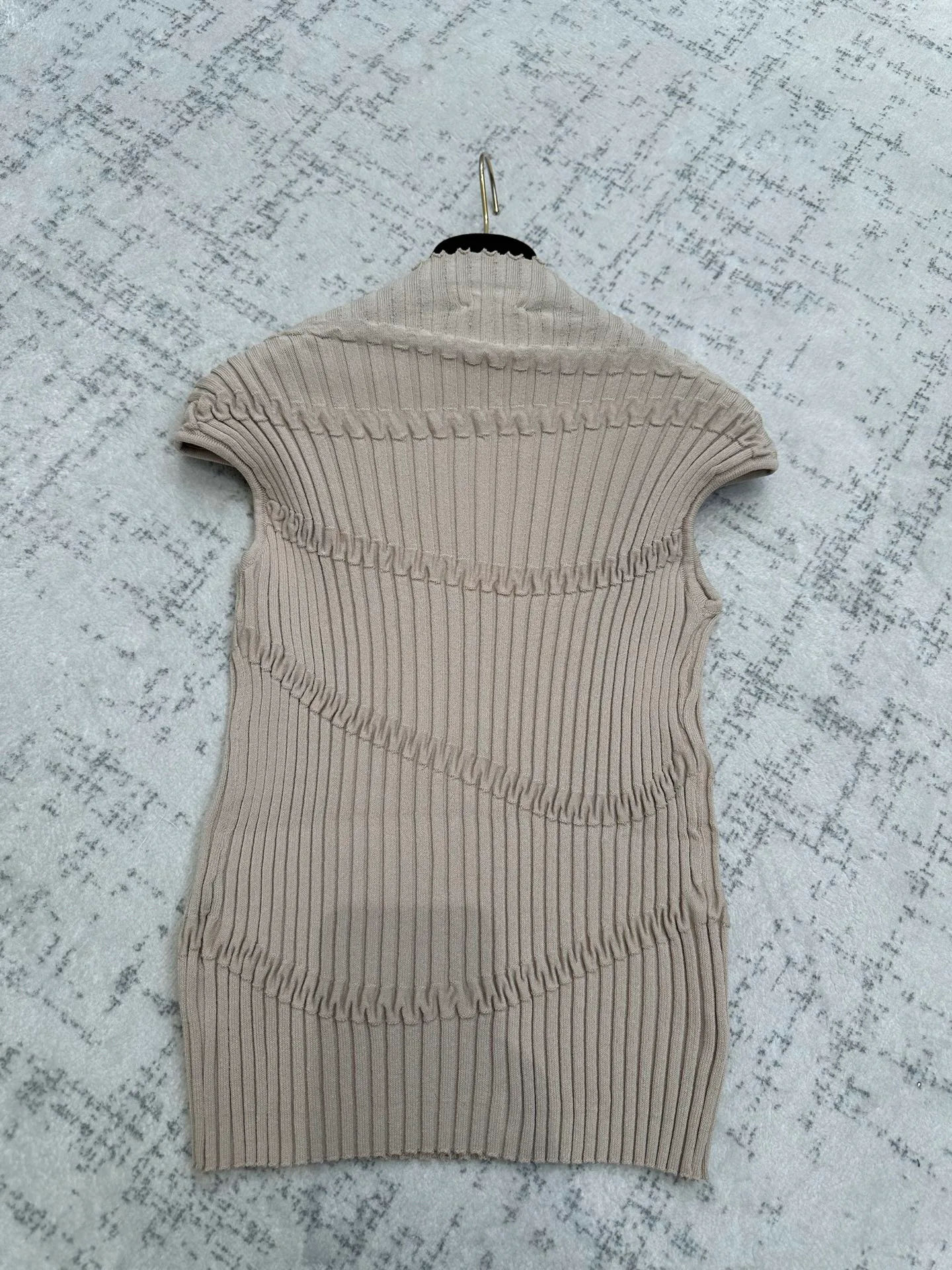 Жилеты Женские Chanel 11697182