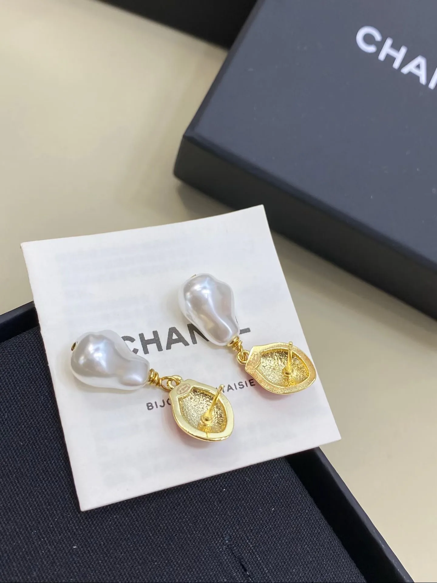 Бижутерия Chanel 18123075