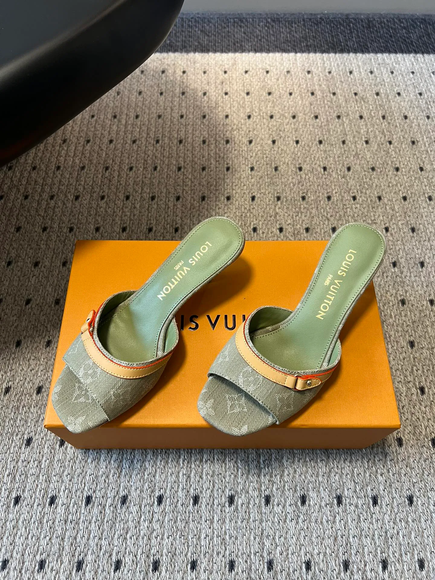 Босоножки Женские Louis Vuitton 11755087