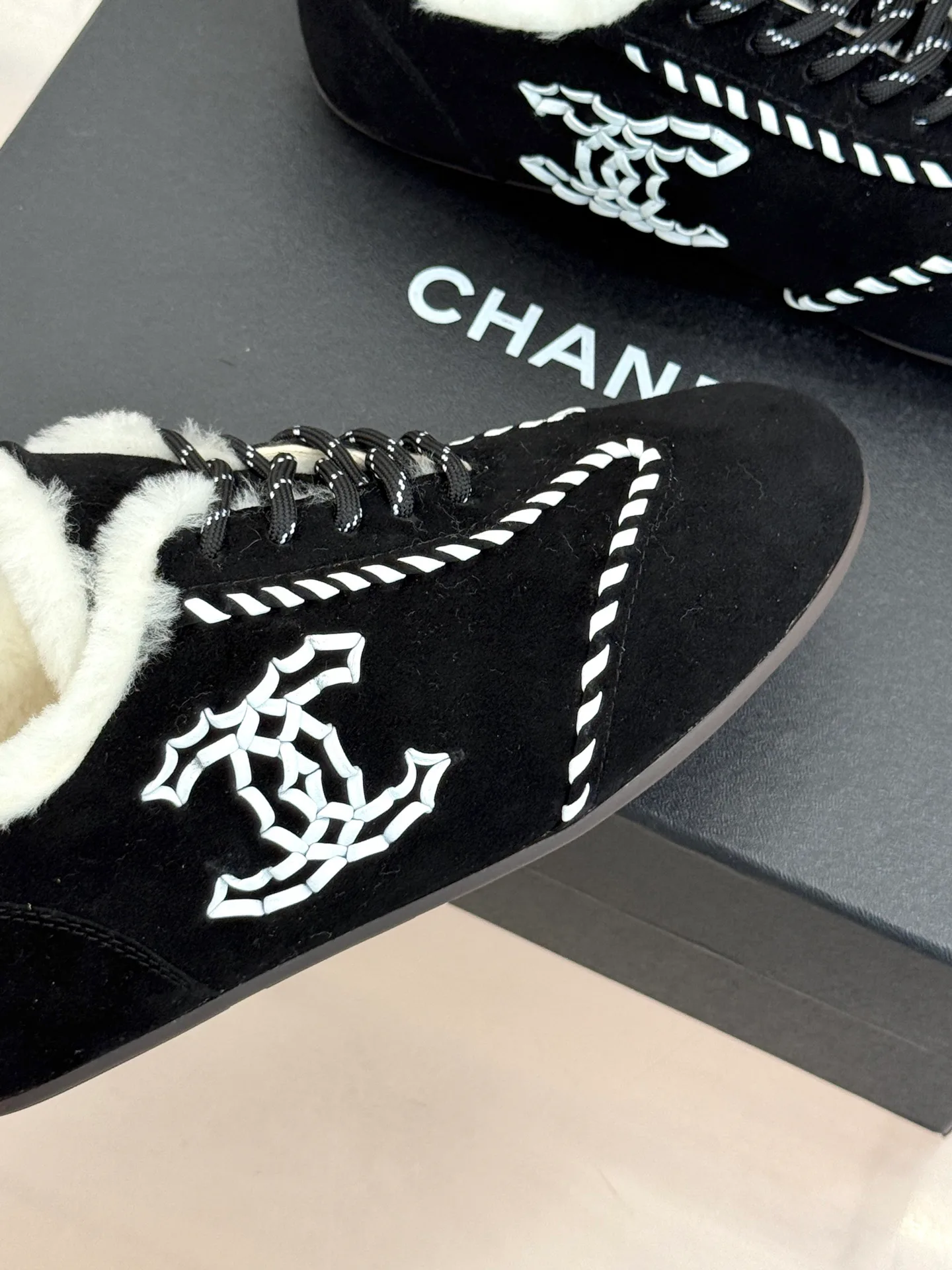 Кроссовки Женские Chanel 18788745